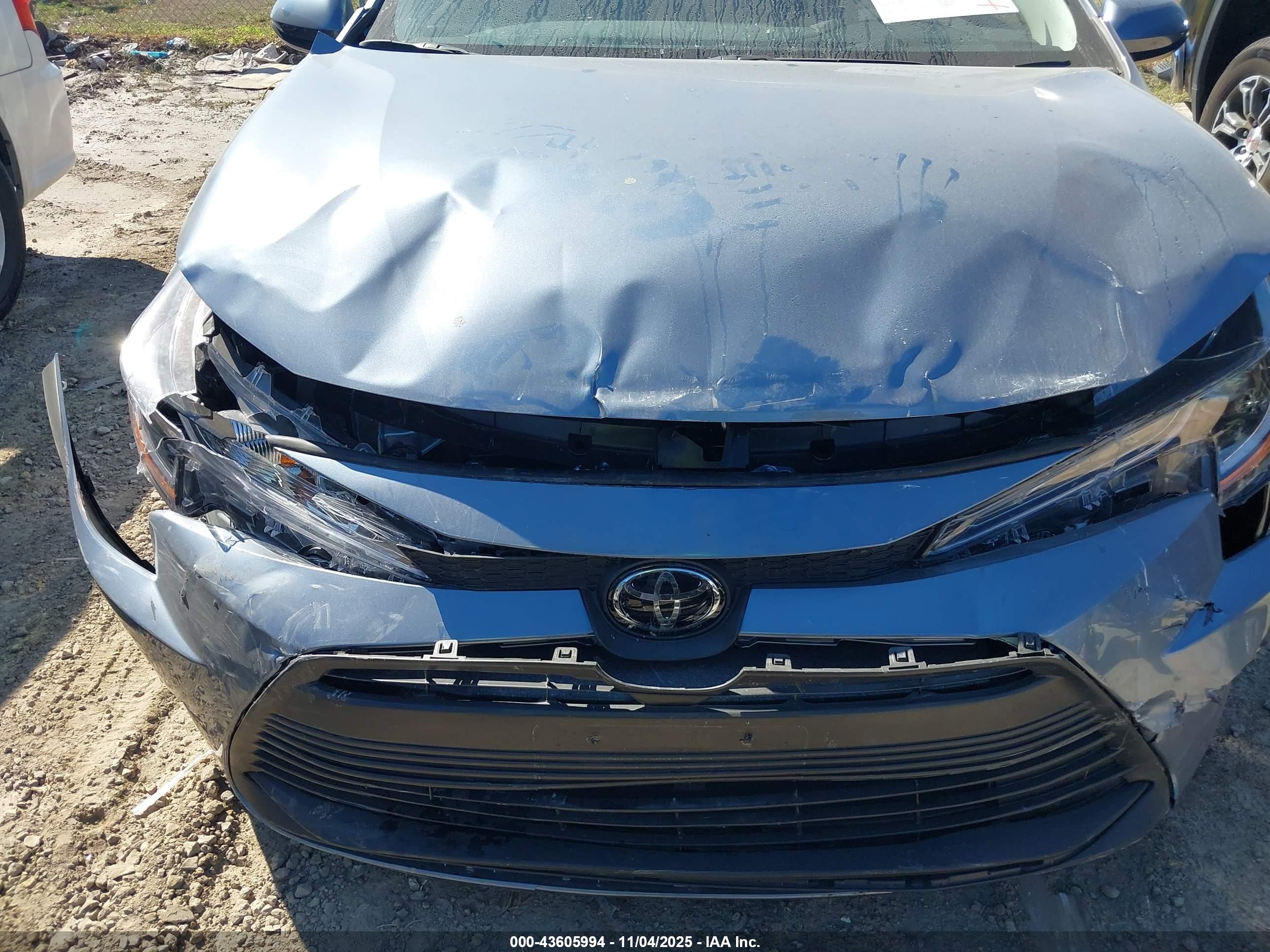 TOYOTA COROLLA image 6