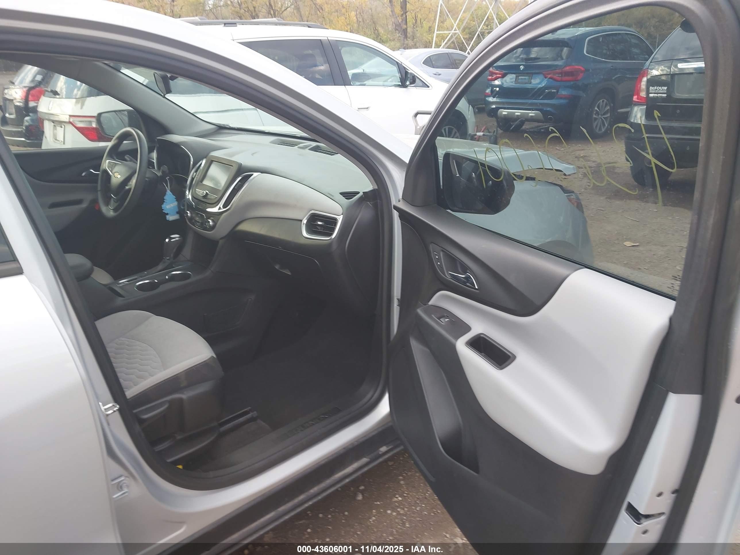 CHEVROLET EQUINOX image 5