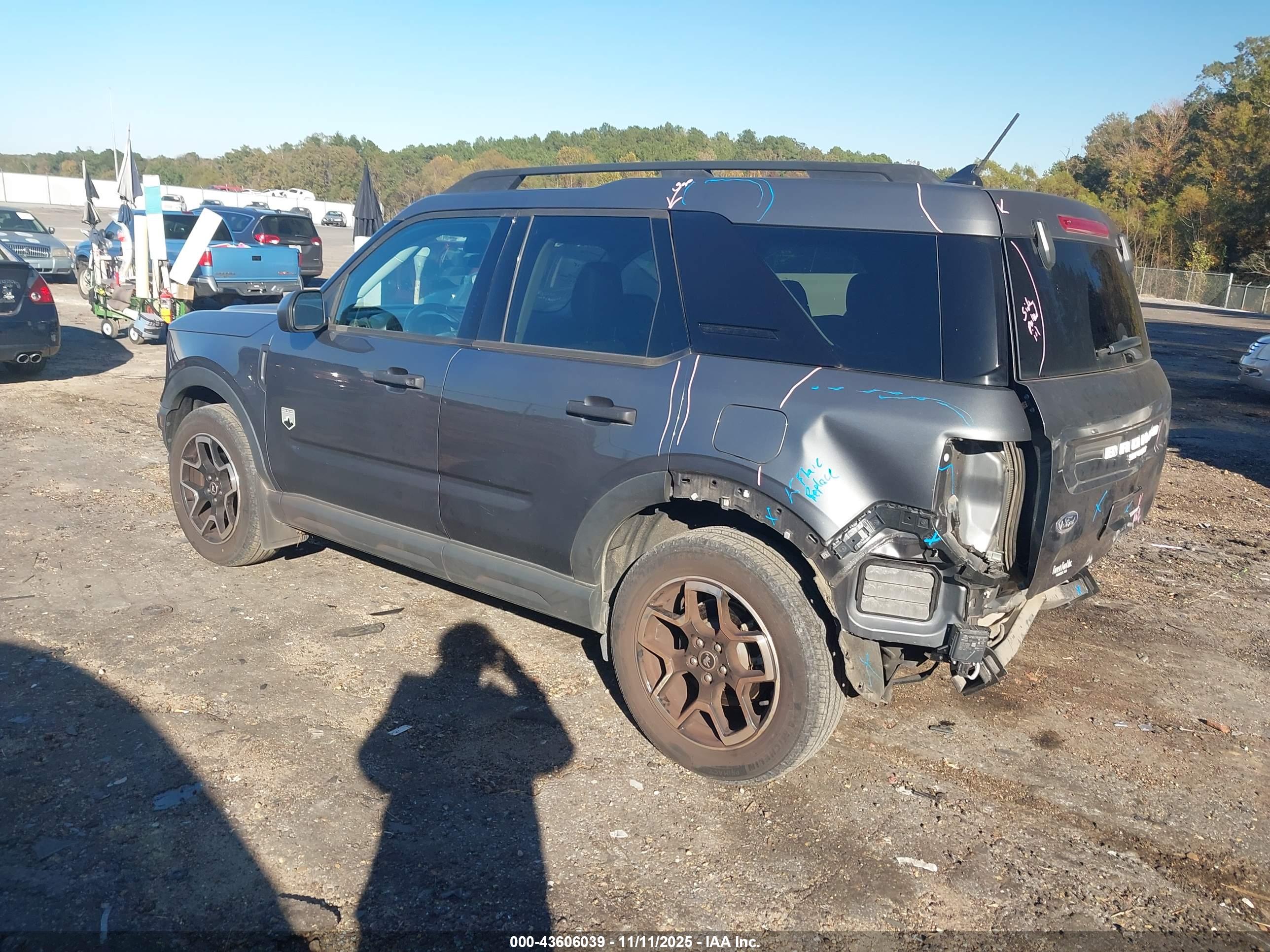 FORD BRONCO image 3