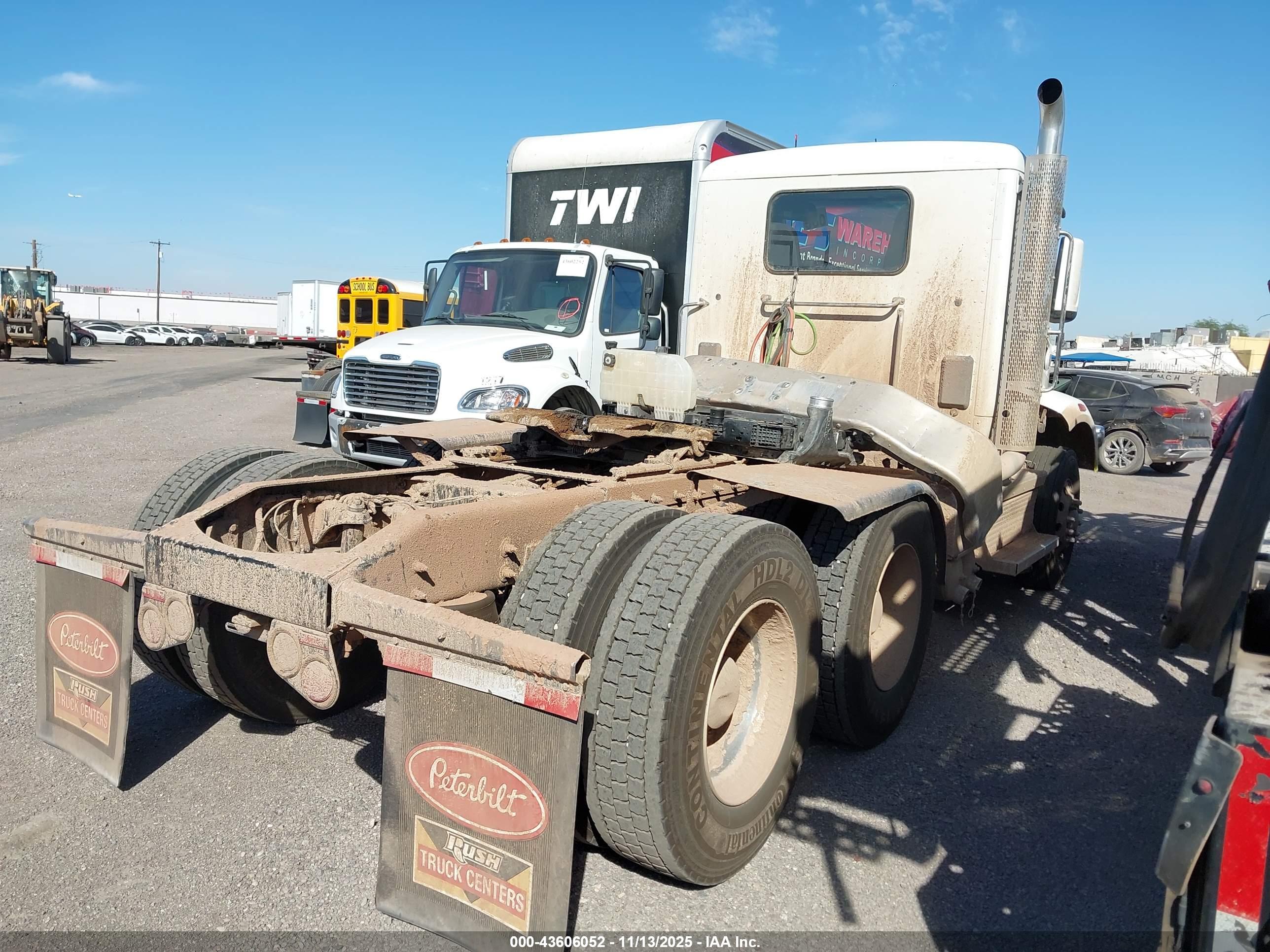PETERBILT 567 image 4