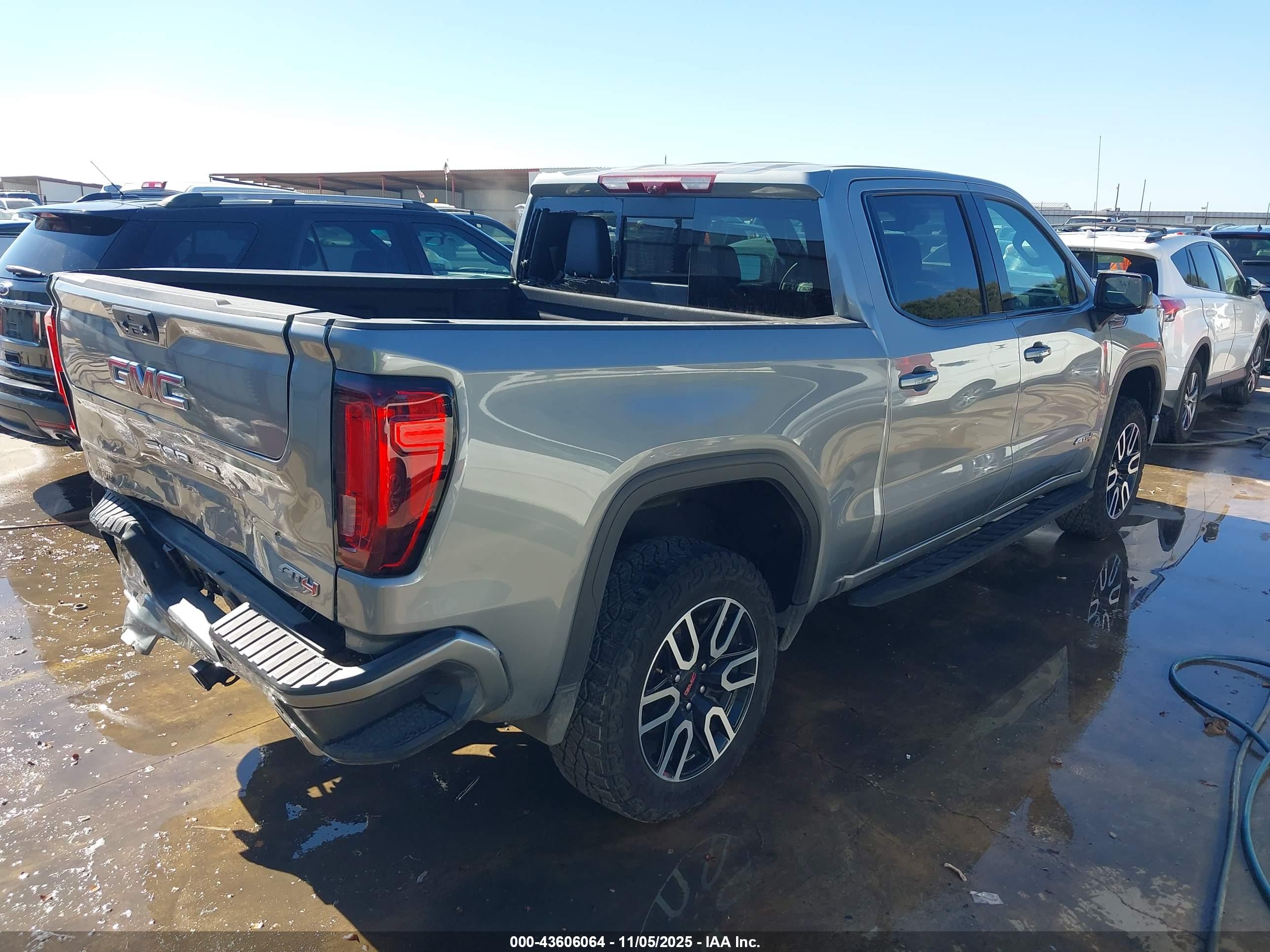 GMC SIERRA image 4