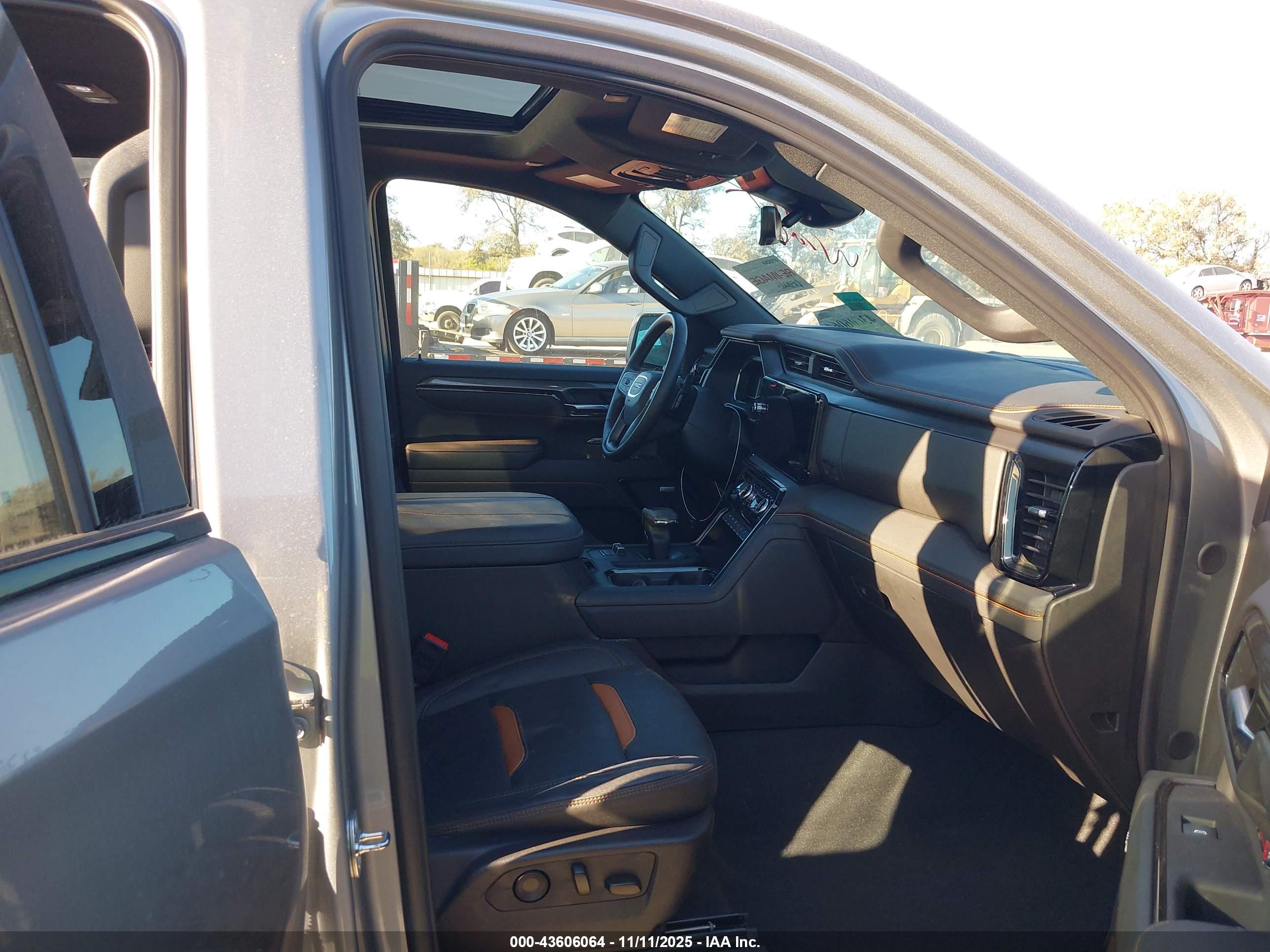 GMC SIERRA image 5