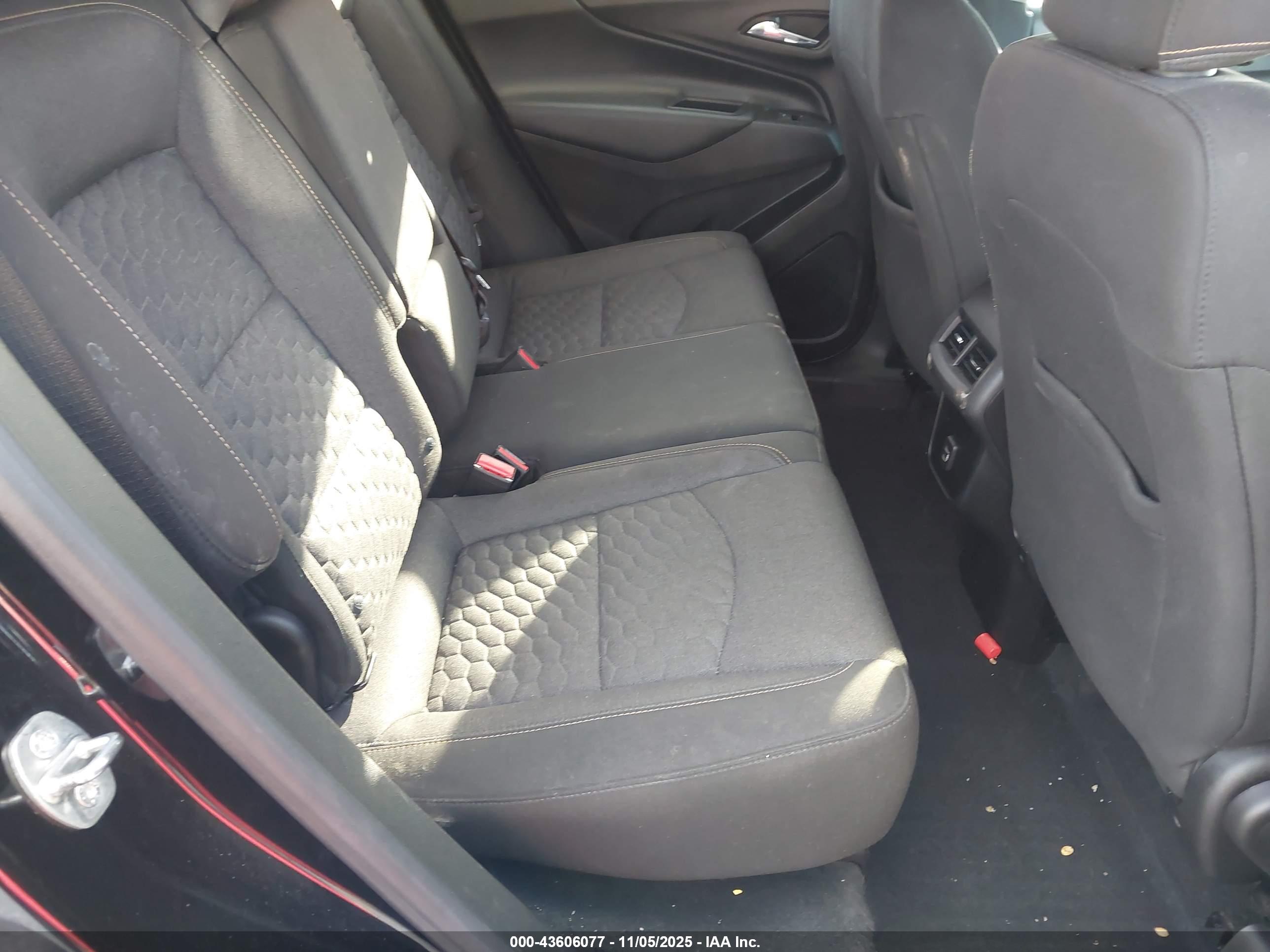 CHEVROLET EQUINOX image 8
