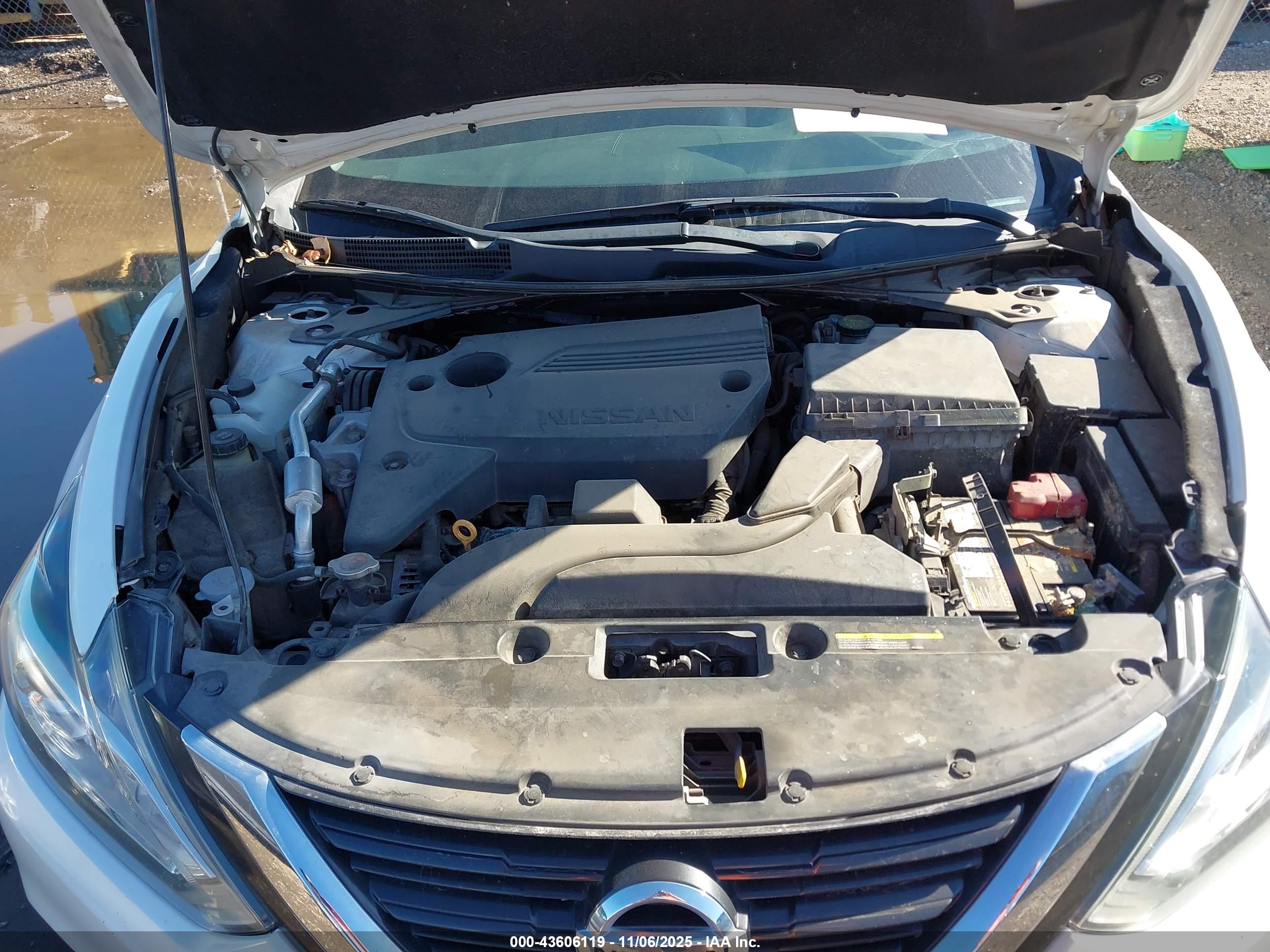 NISSAN ALTIMA image 10