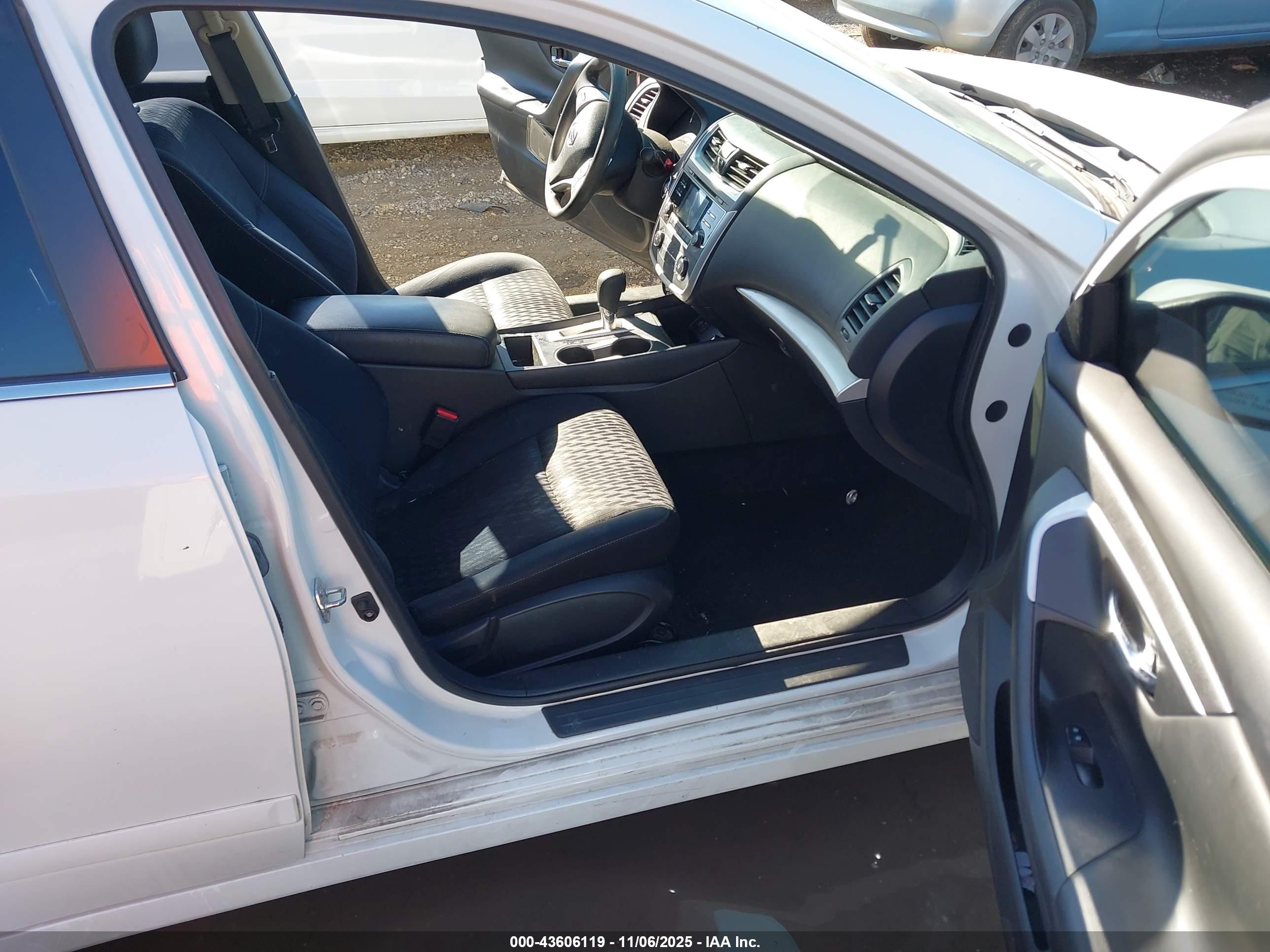 NISSAN ALTIMA image 5