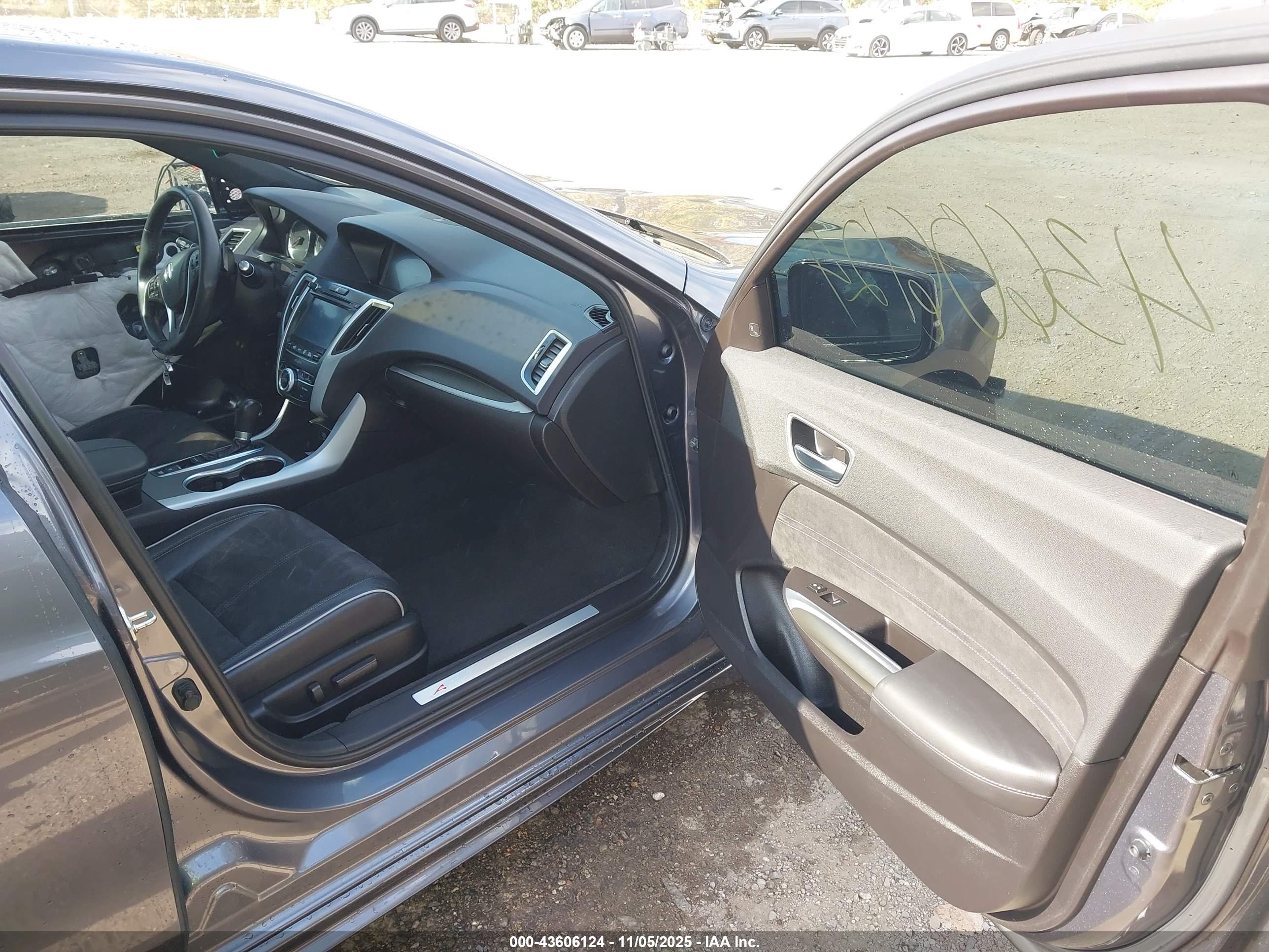 ACURA TLX image 5