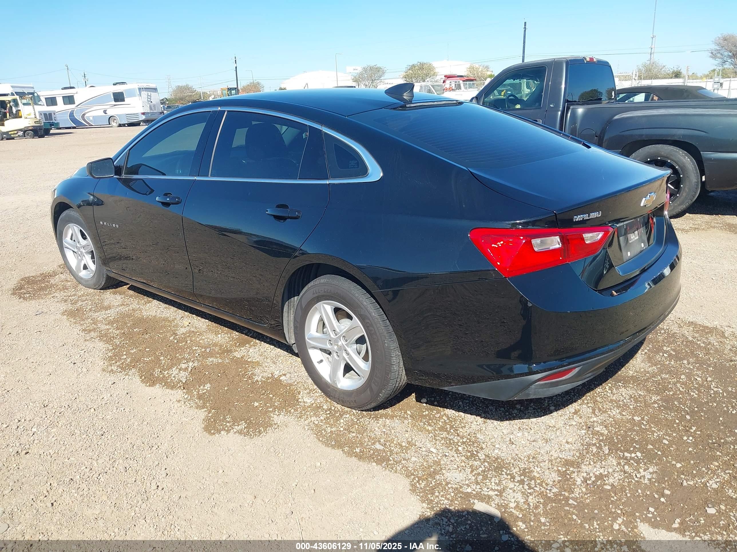 CHEVROLET MALIBU image 3