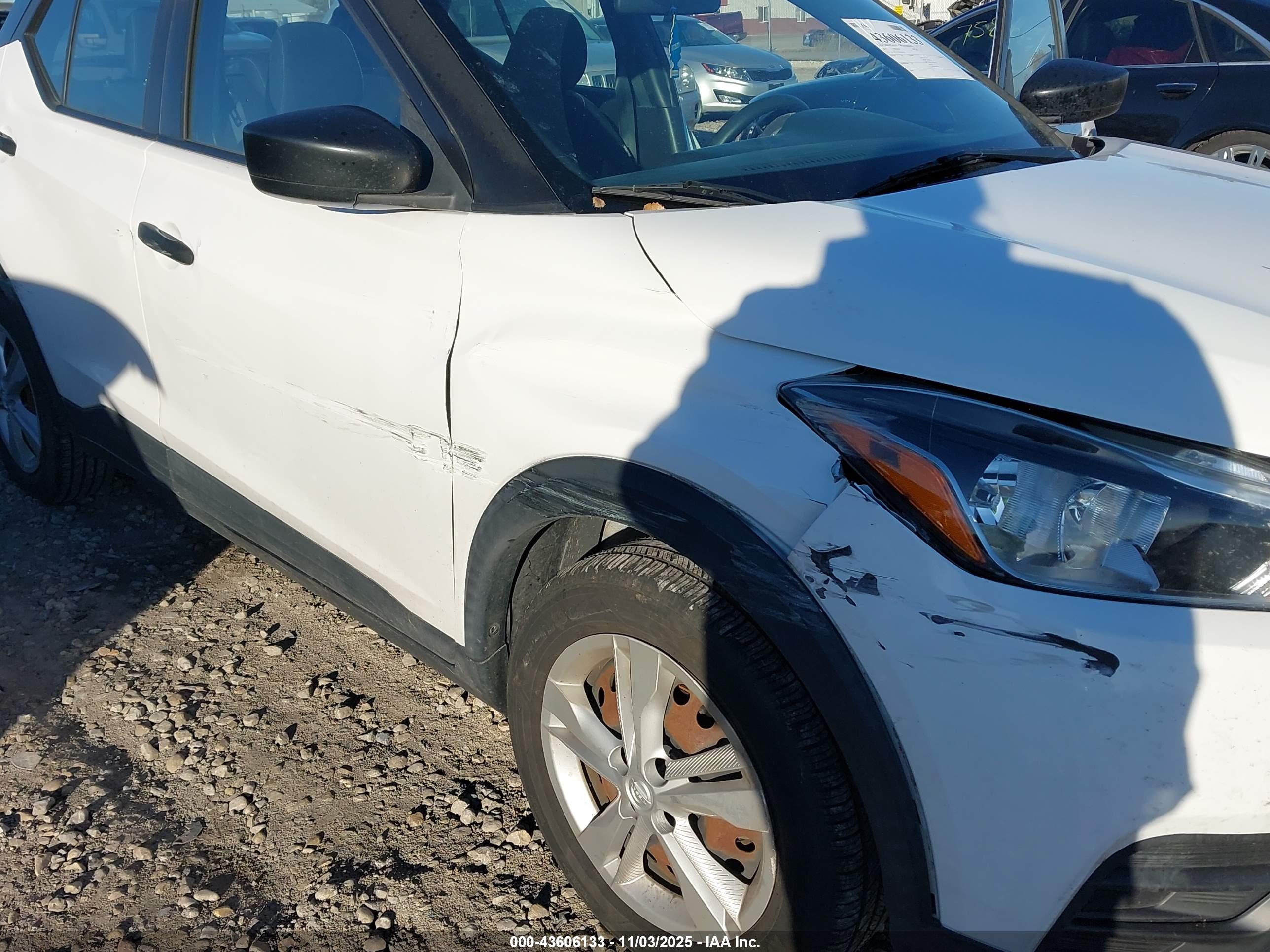 NISSAN KICKS image 6
