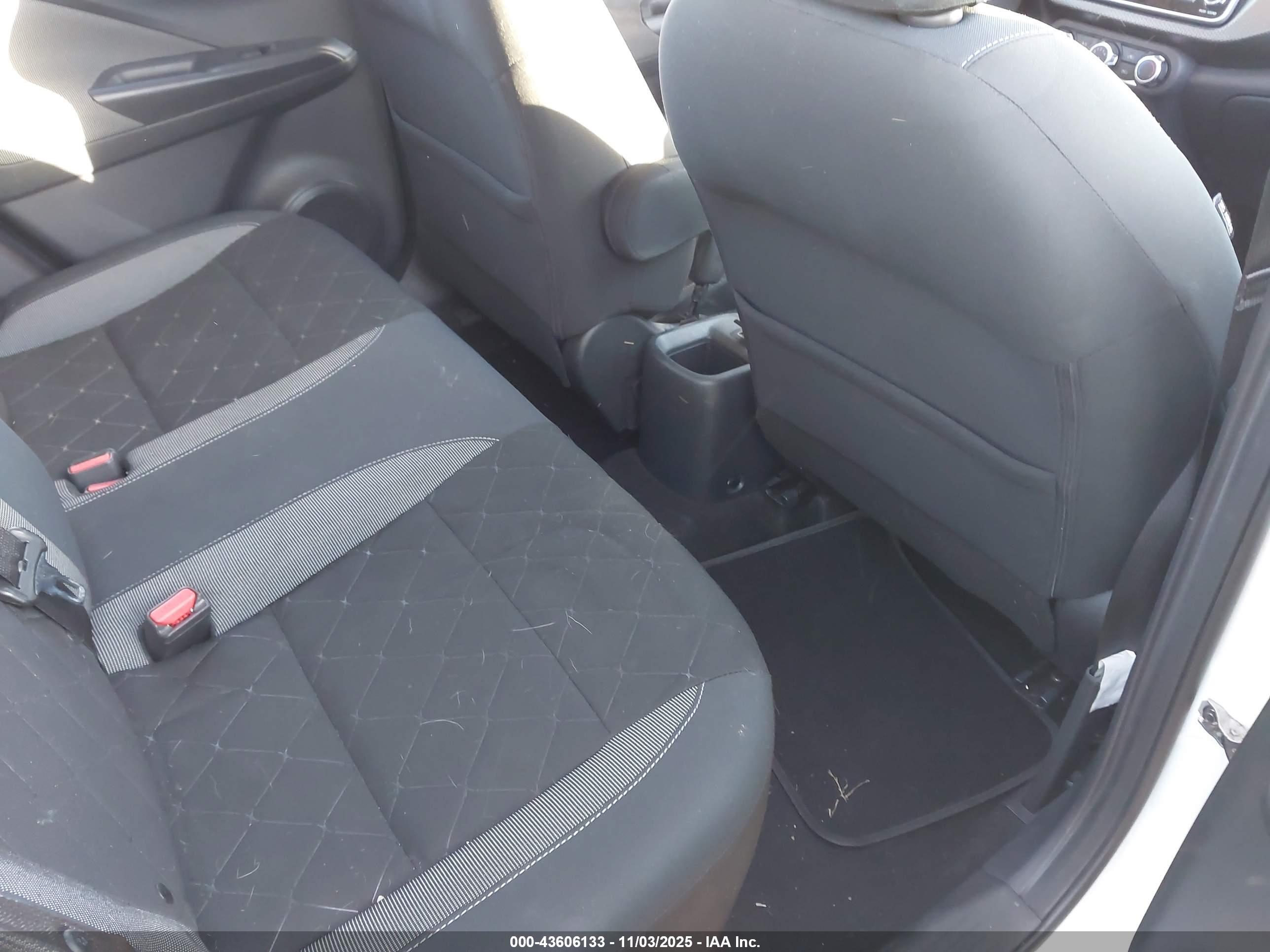 NISSAN KICKS image 8