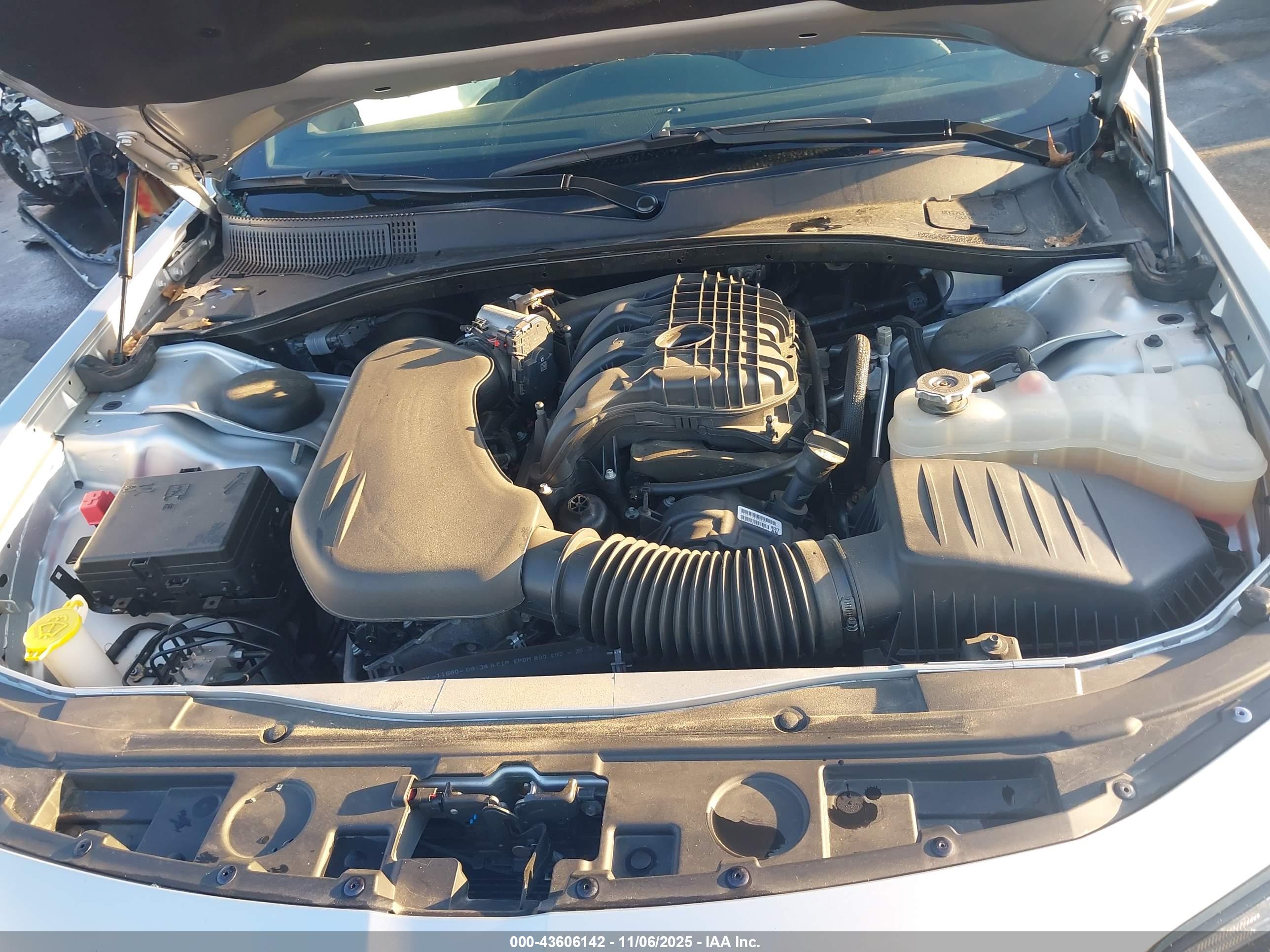 CHRYSLER 300 image 10