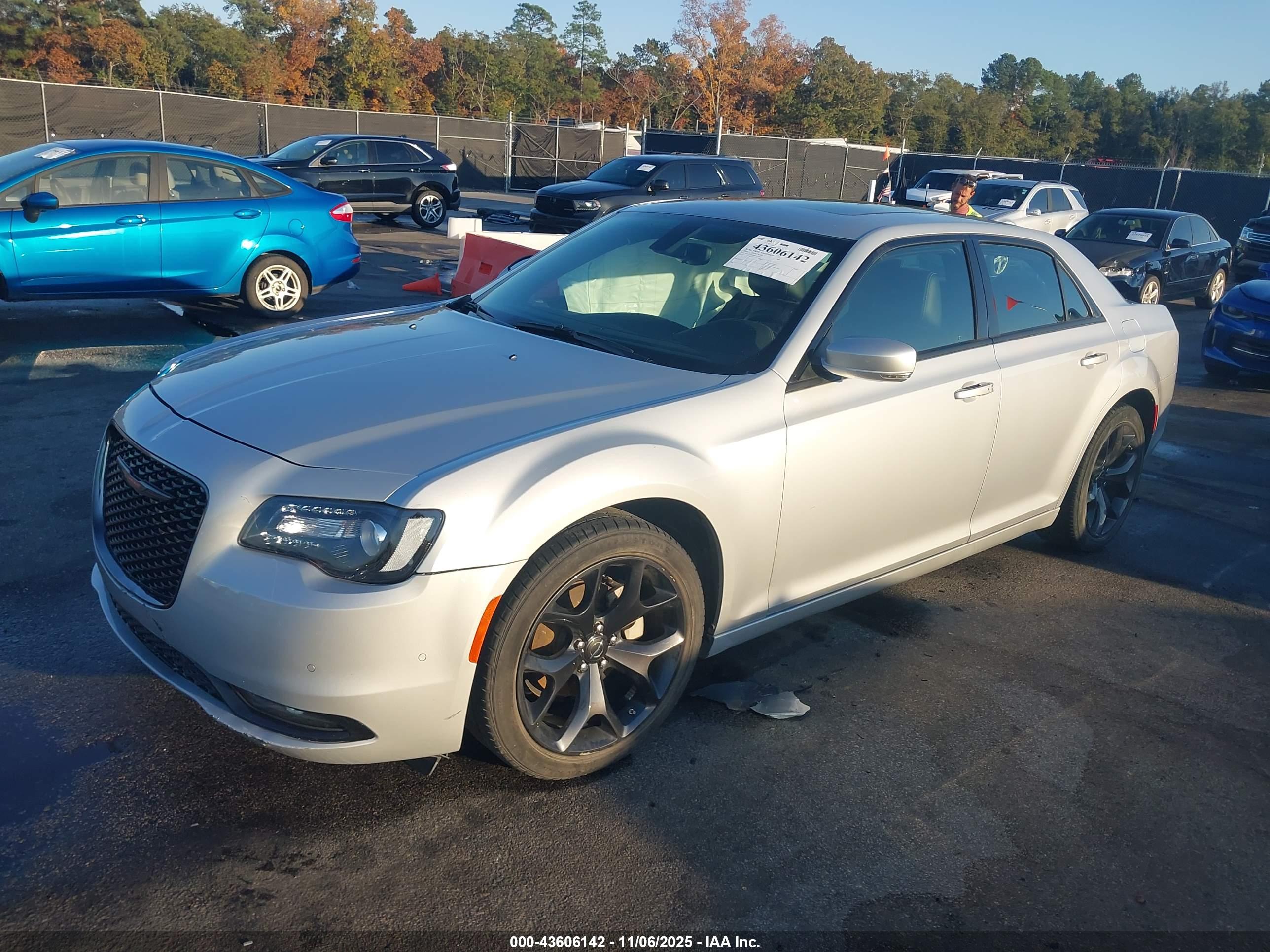 CHRYSLER 300 image 2