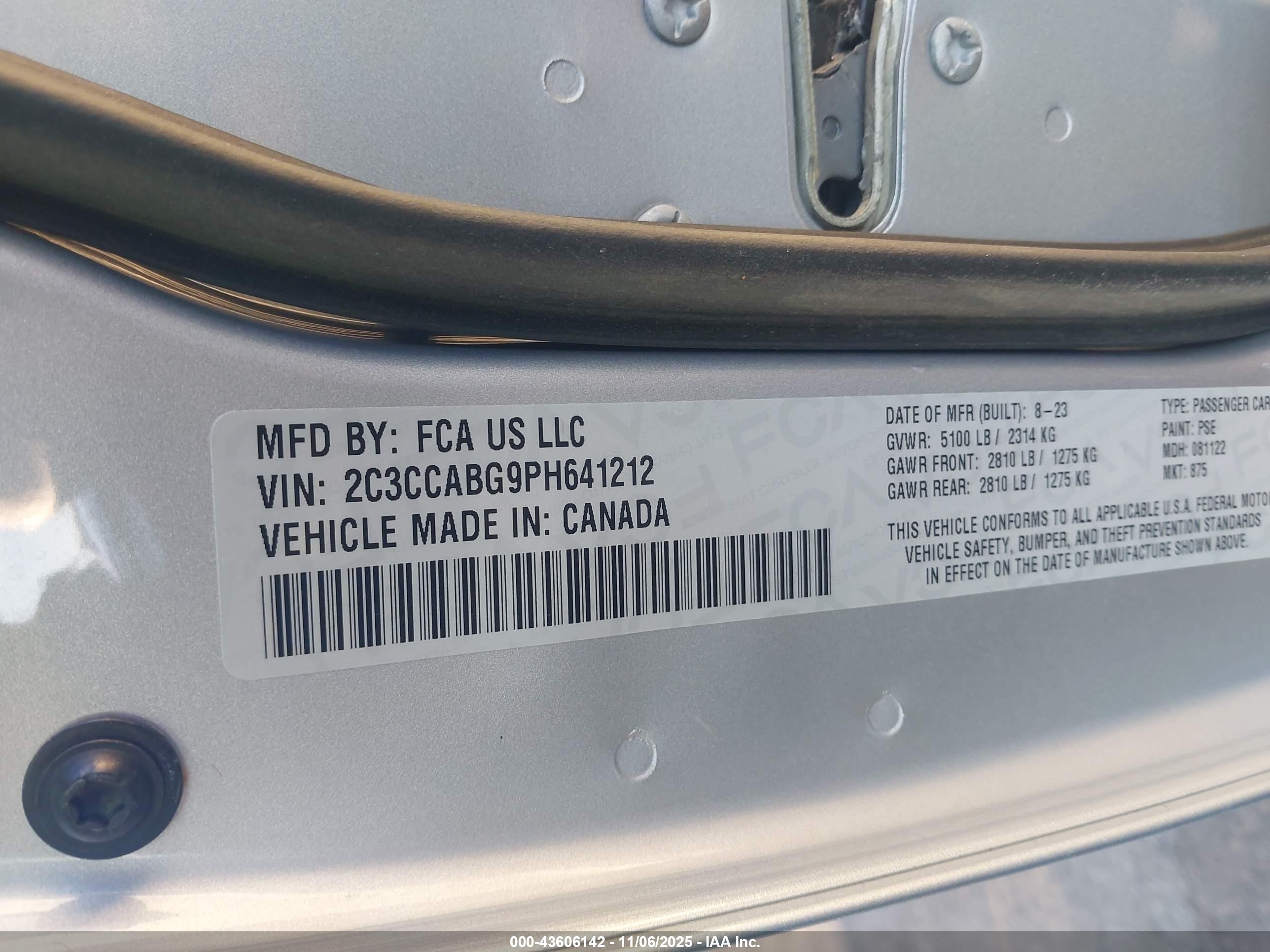 CHRYSLER 300 image 9