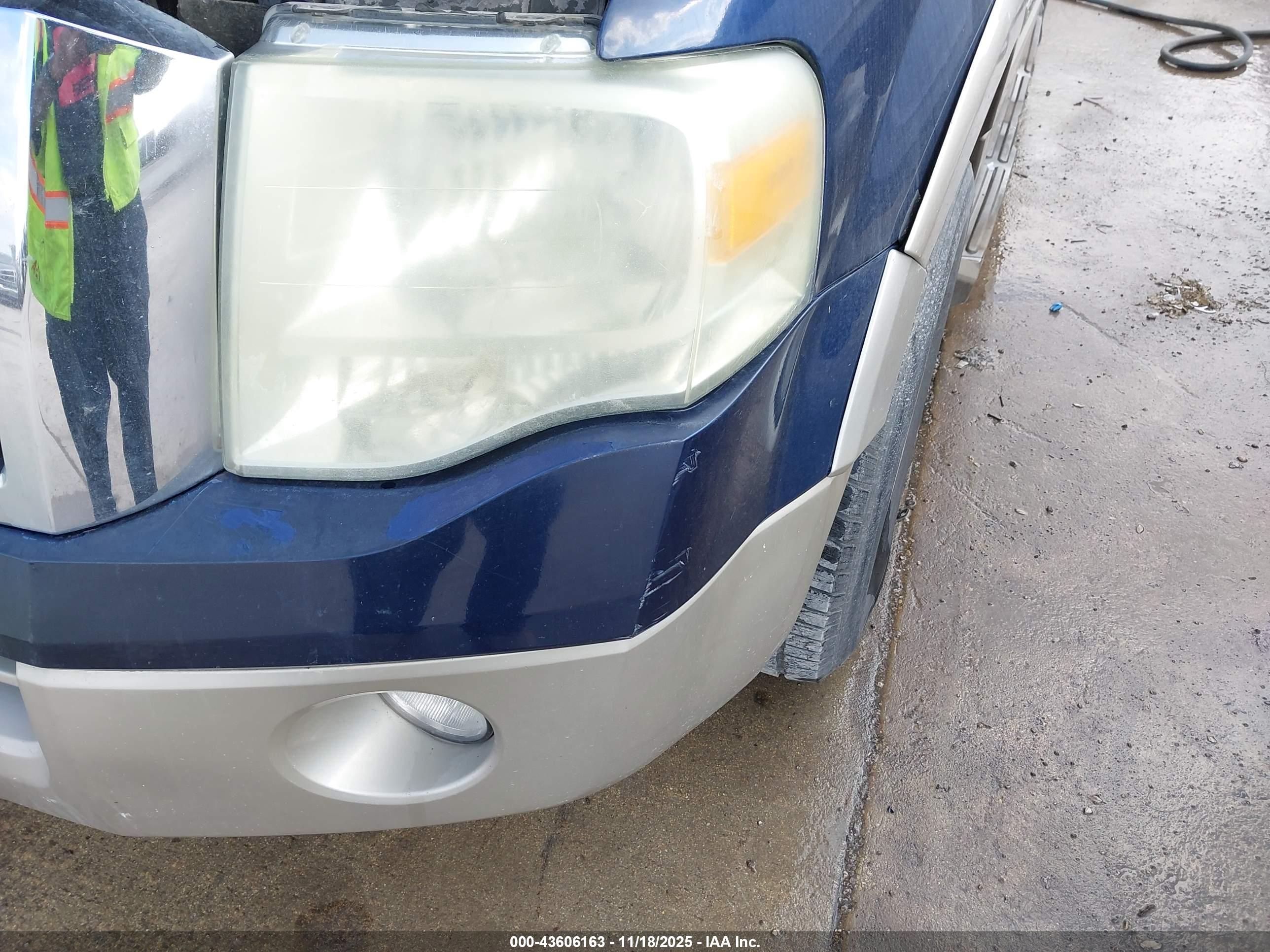 FORD EXPEDITION image 6