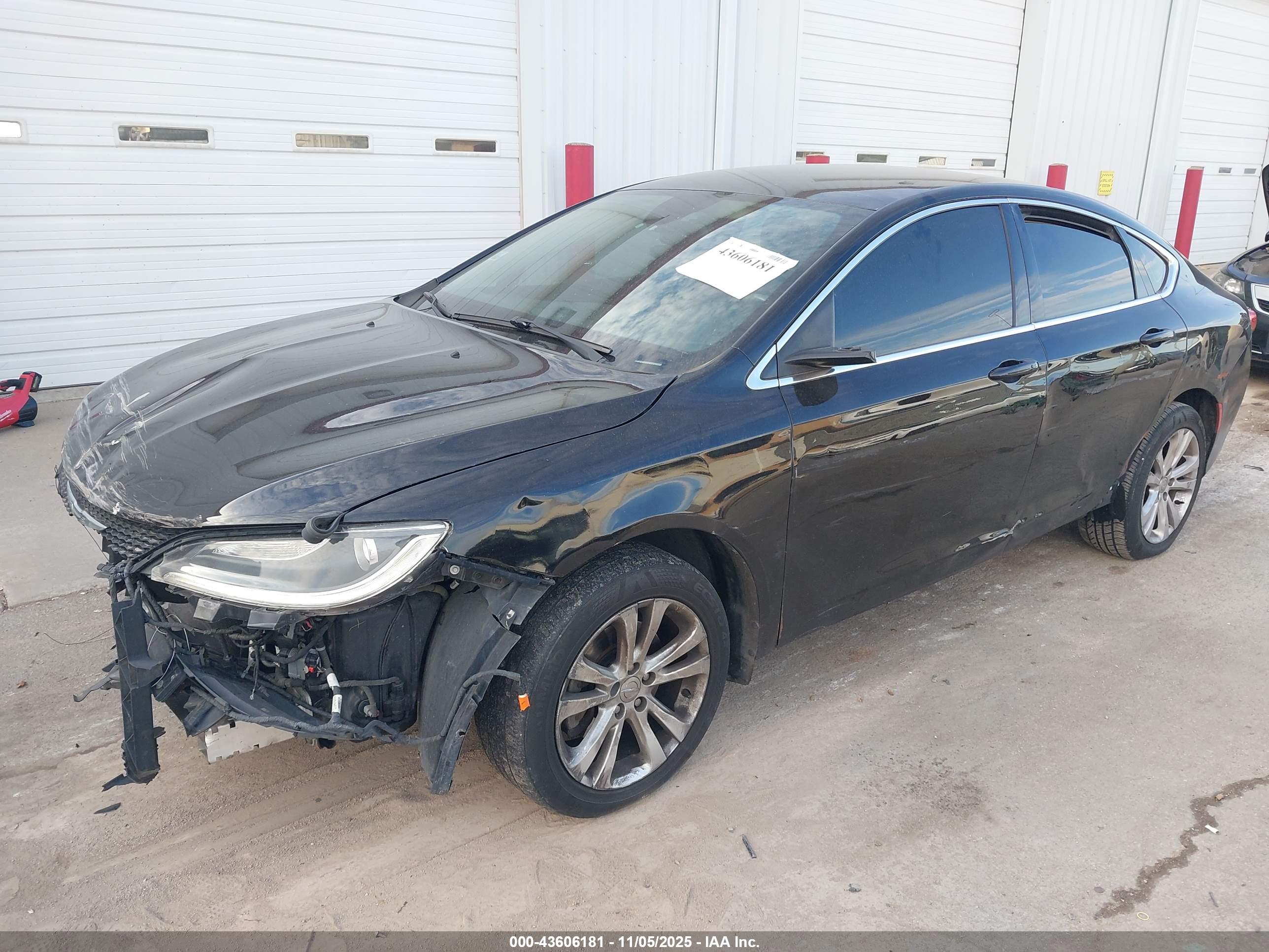 CHRYSLER 200 image 2