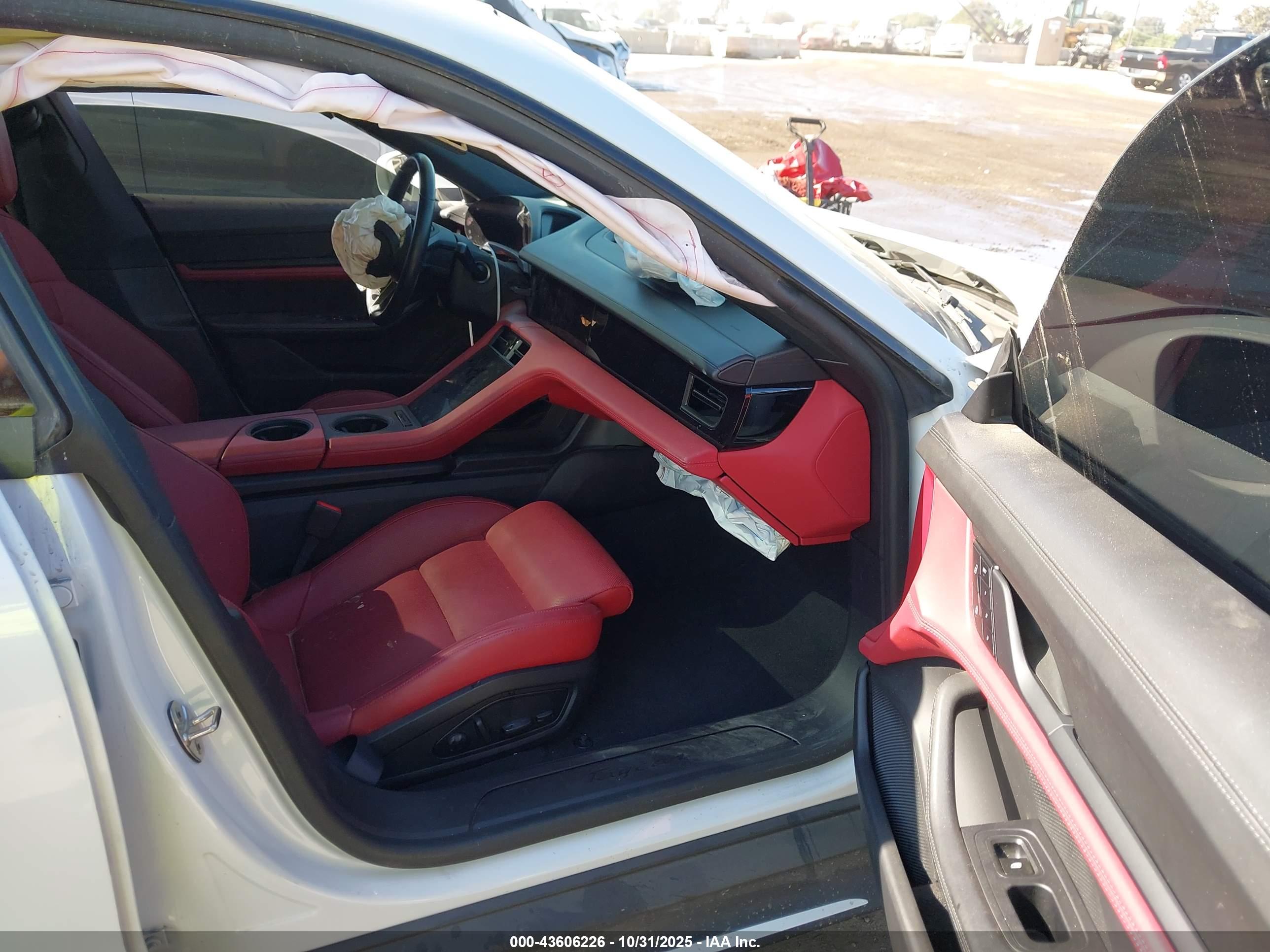 PORSCHE TAYCAN image 5