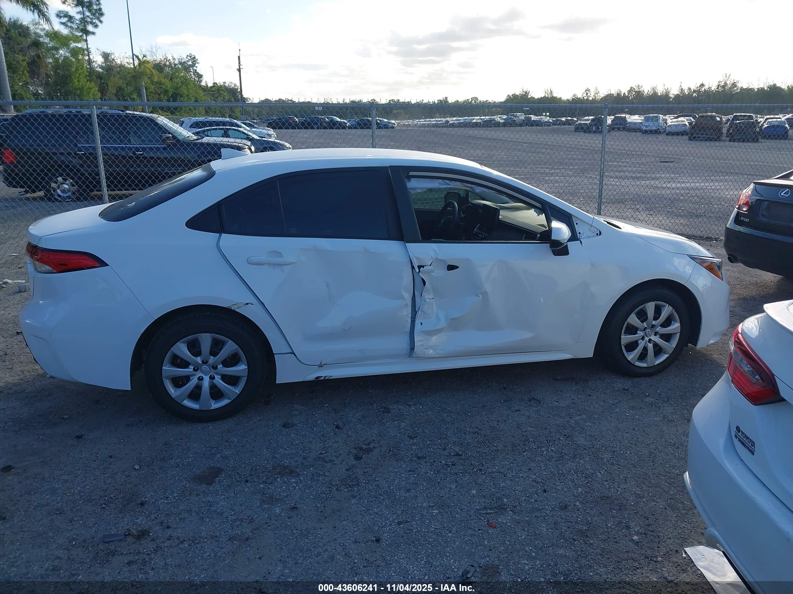TOYOTA COROLLA image 6