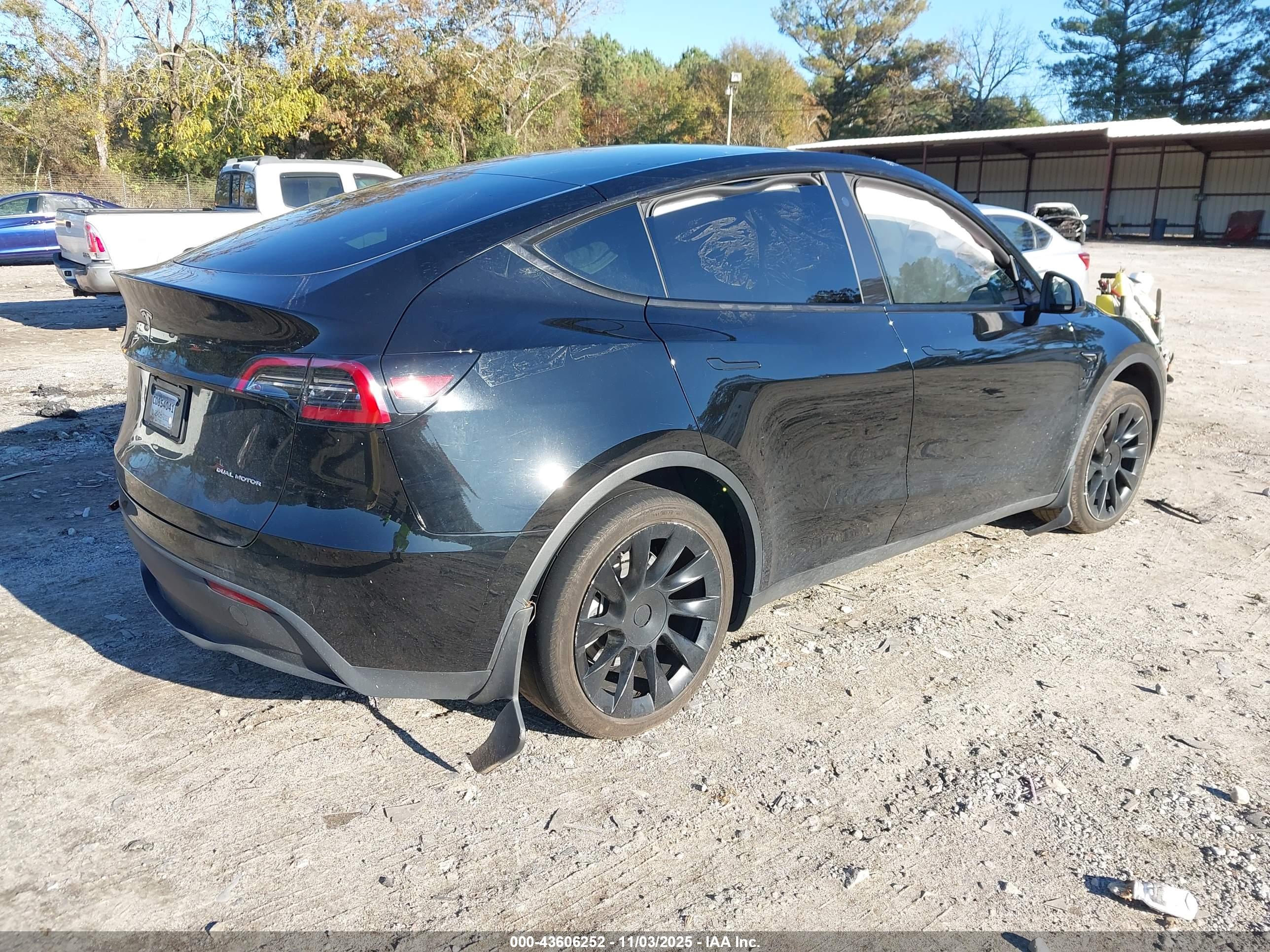 TESLA MODEL image 4