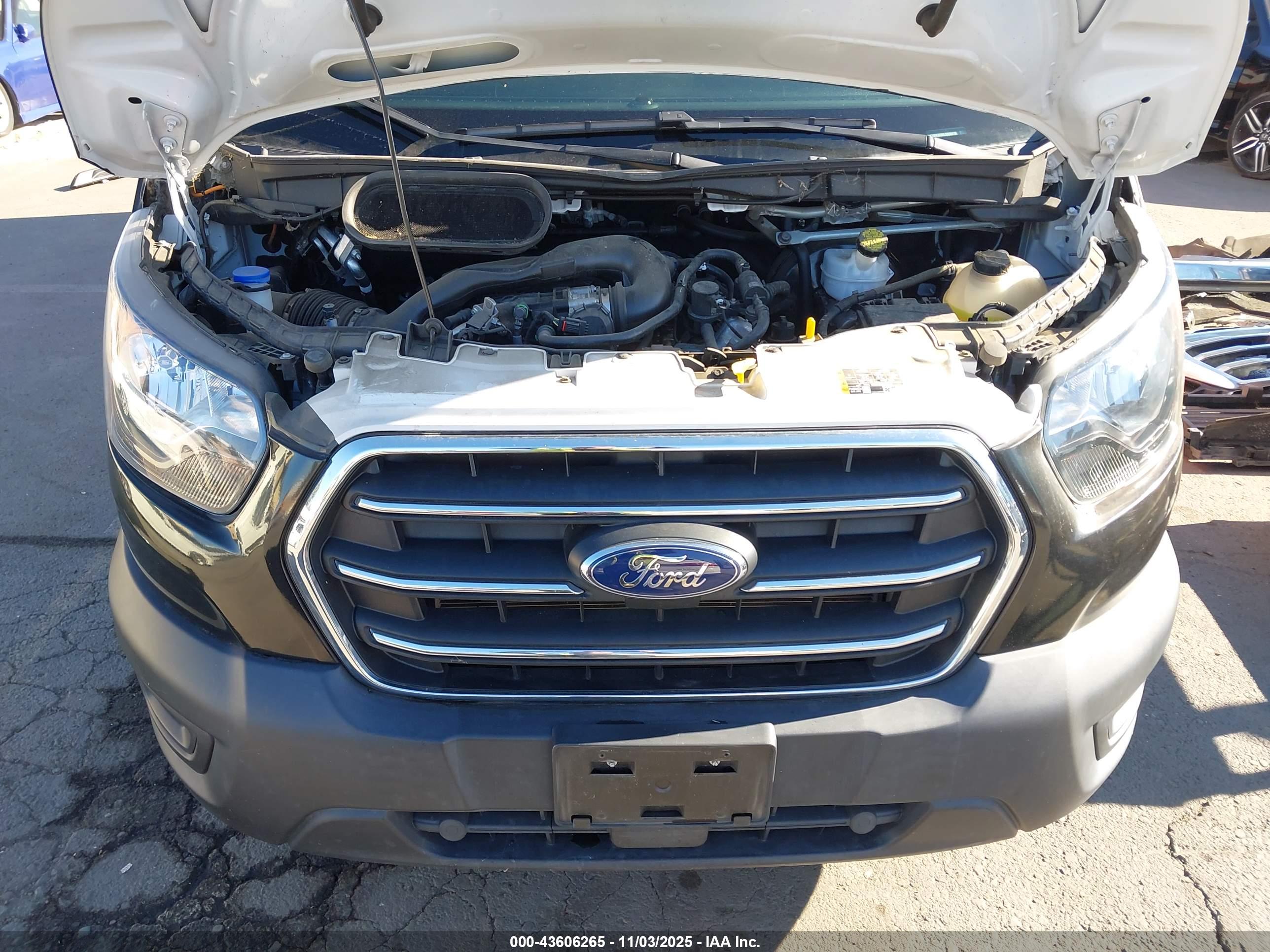 FORD TRANSIT-350 image 10