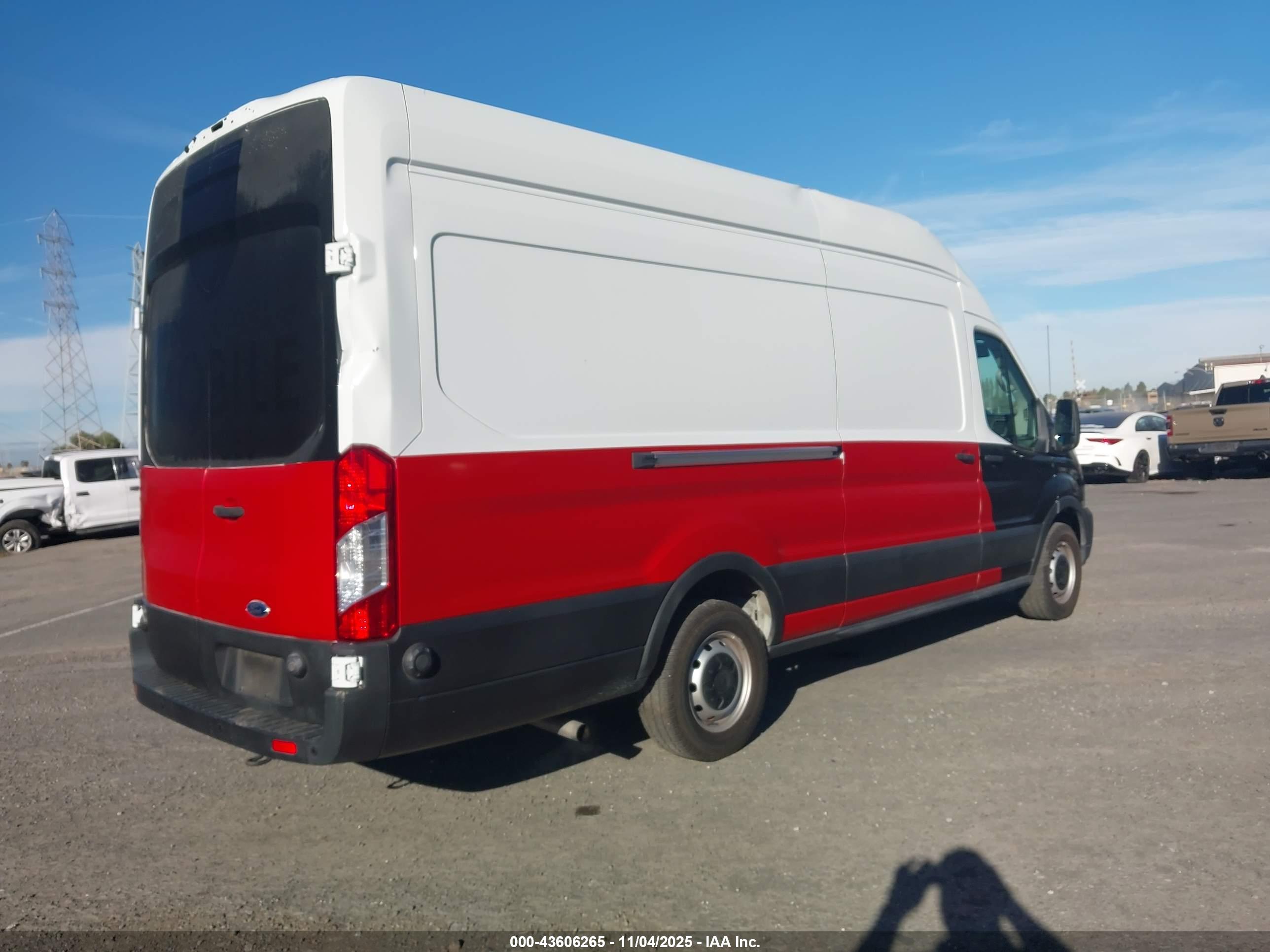 FORD TRANSIT-350 image 4