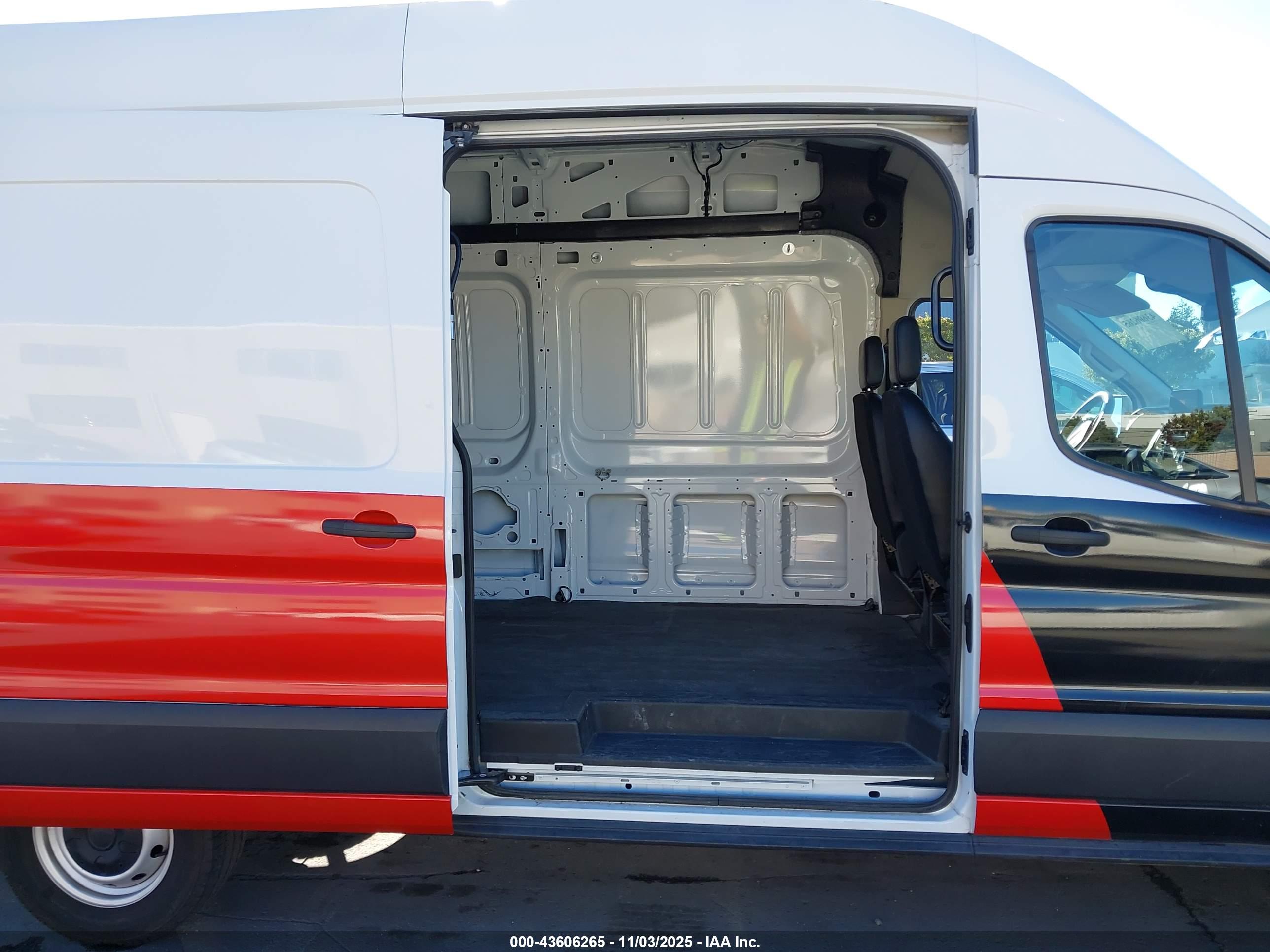 FORD TRANSIT-350 image 8
