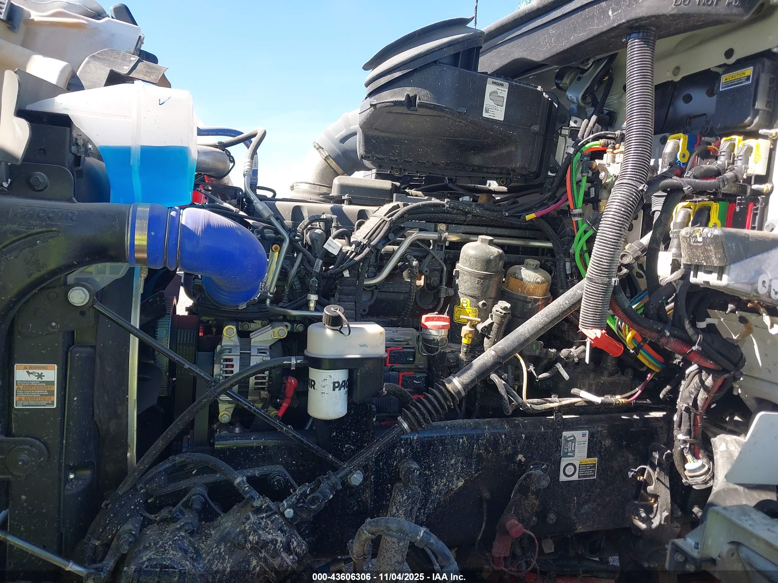 KENWORTH T880 image 10
