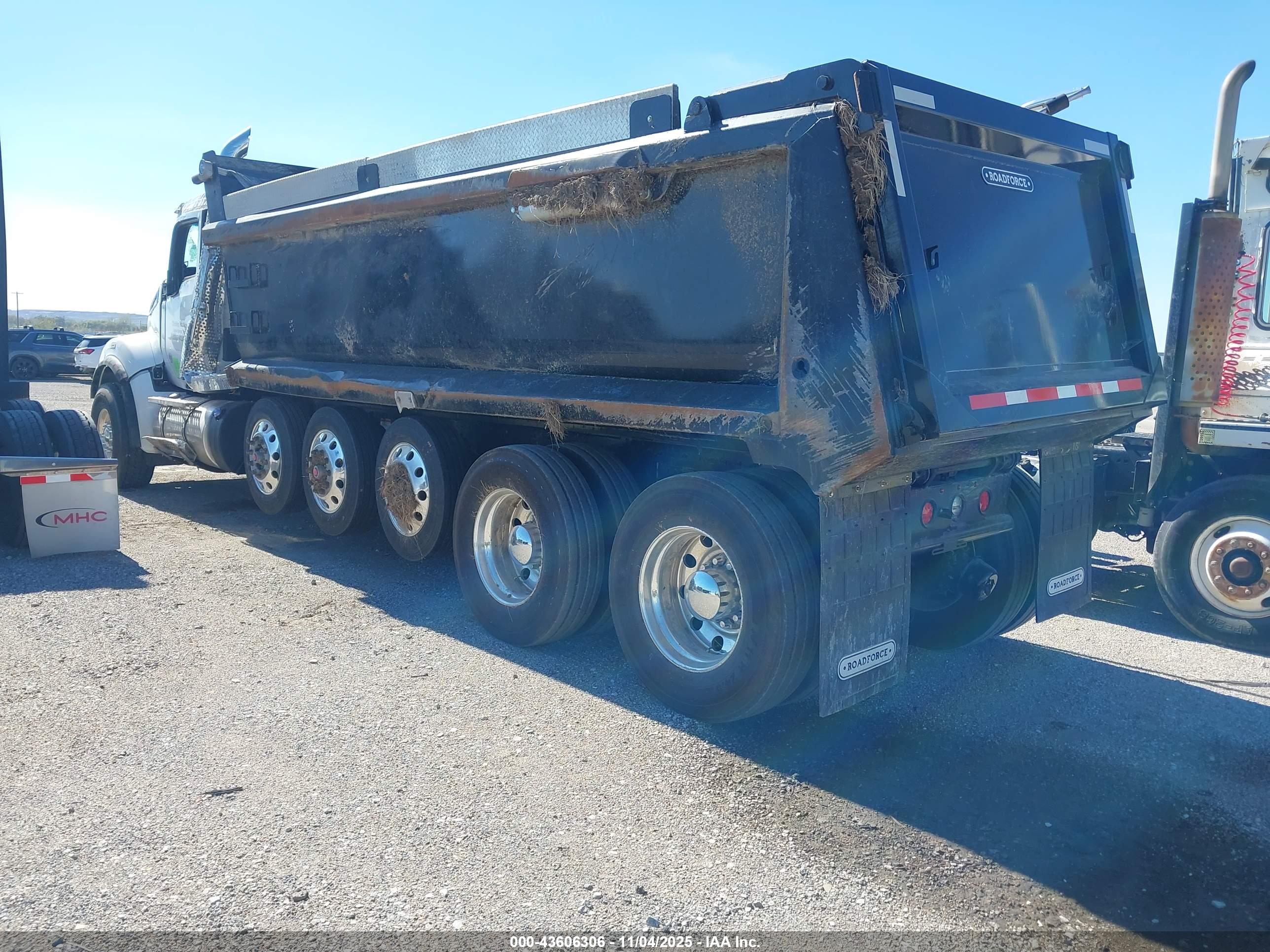 KENWORTH T880 image 3