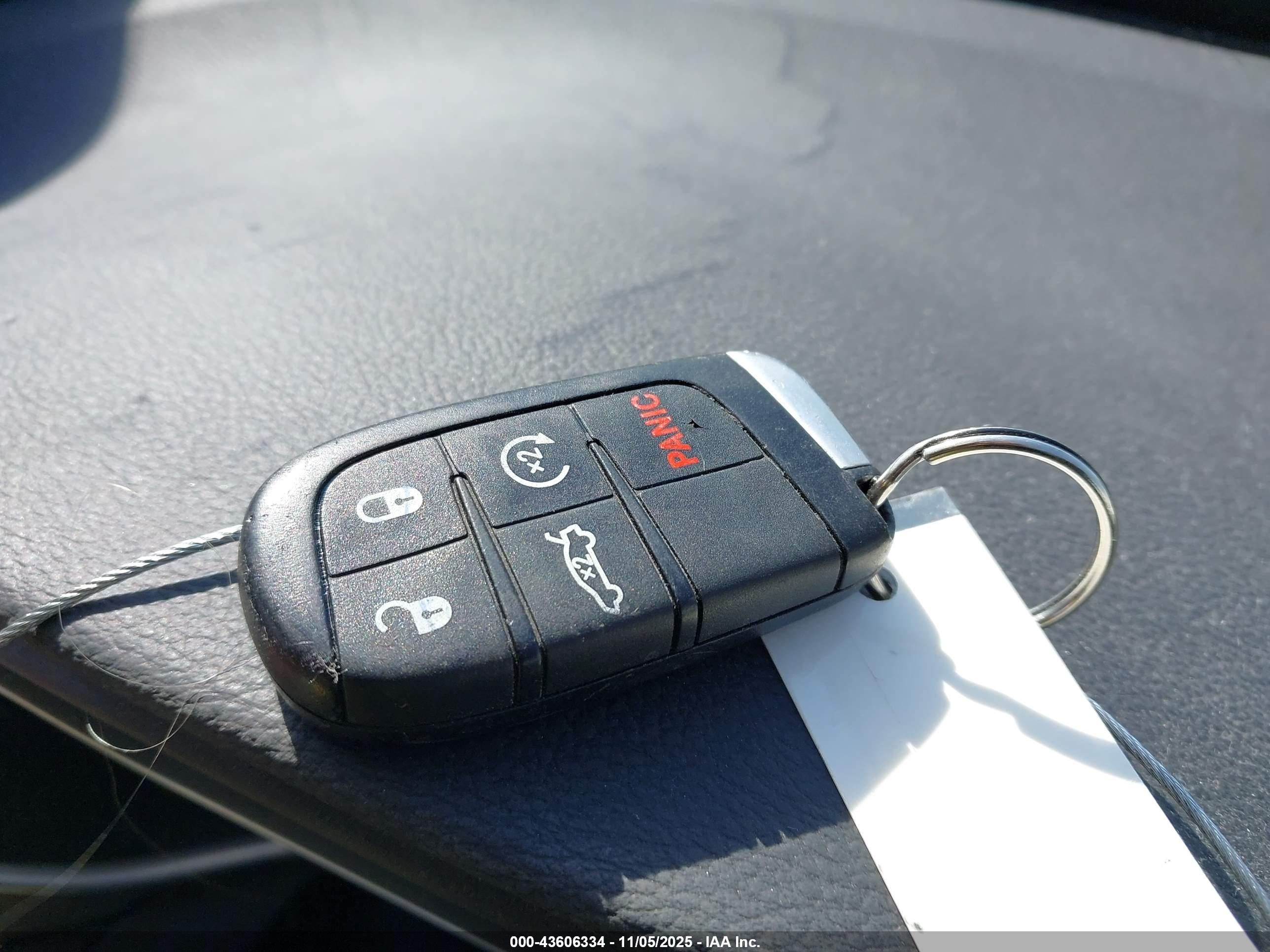 CHRYSLER 200 image 11