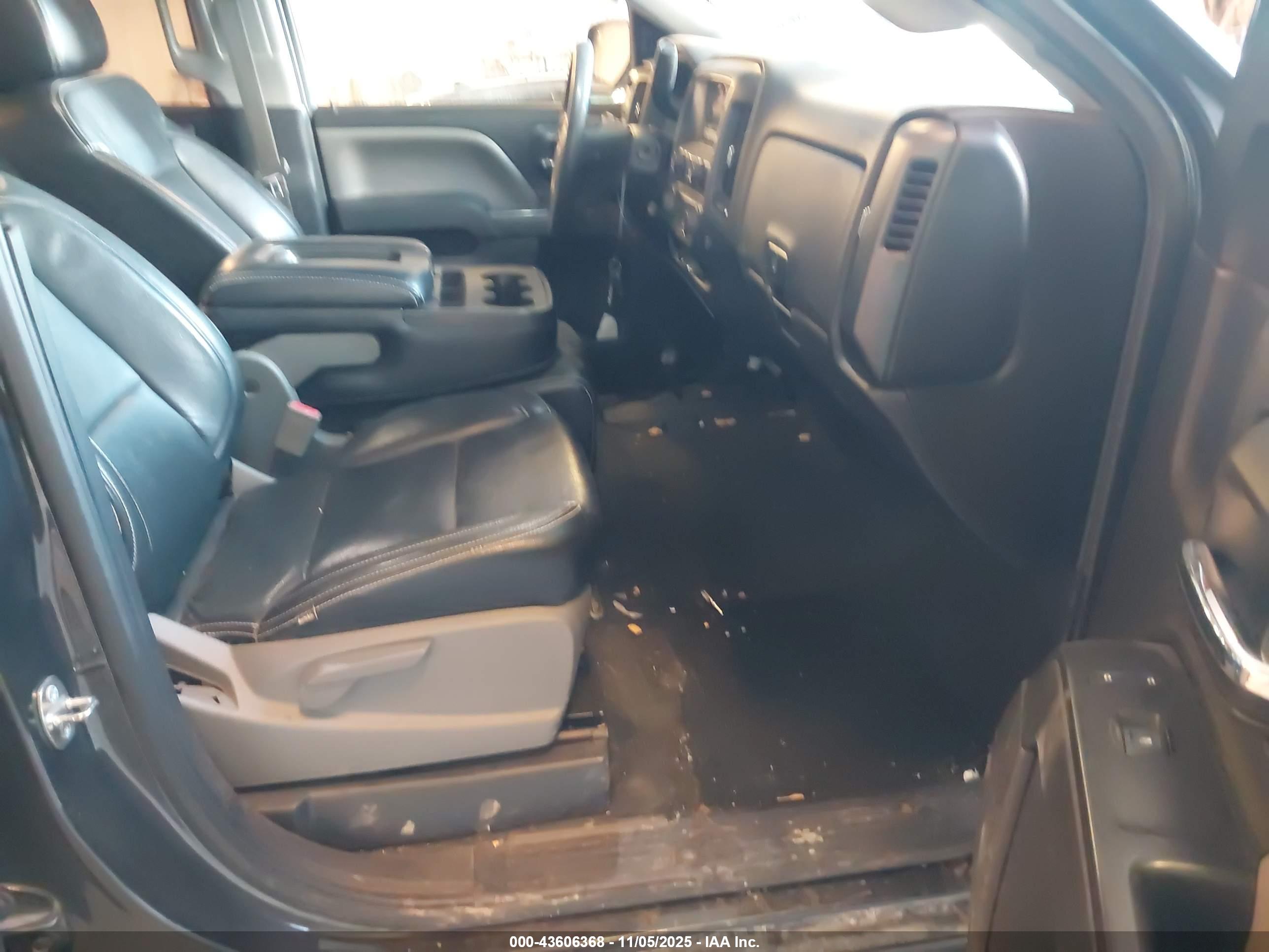 CHEVROLET SILVERADO image 5