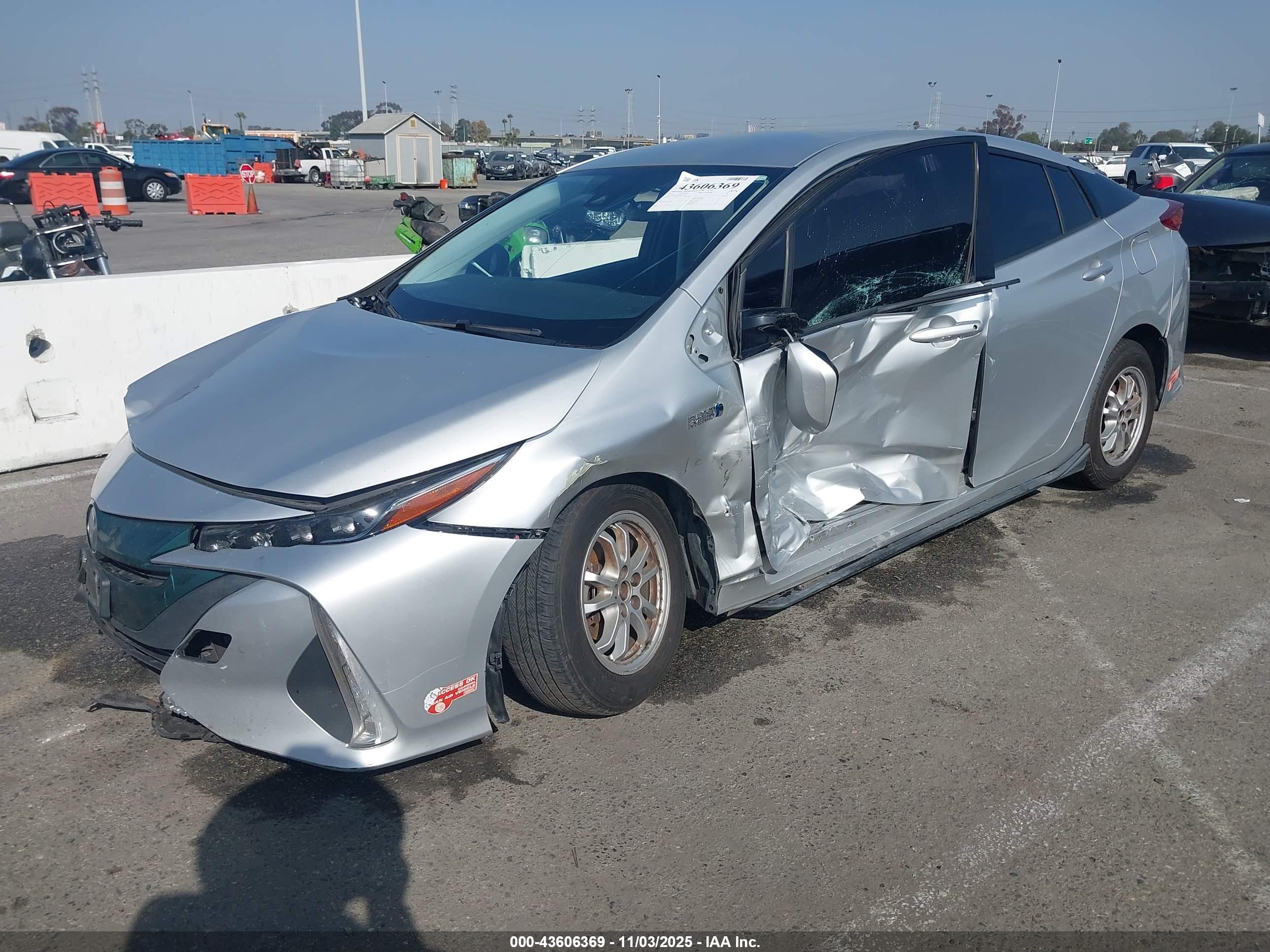 TOYOTA PRIUS image 2