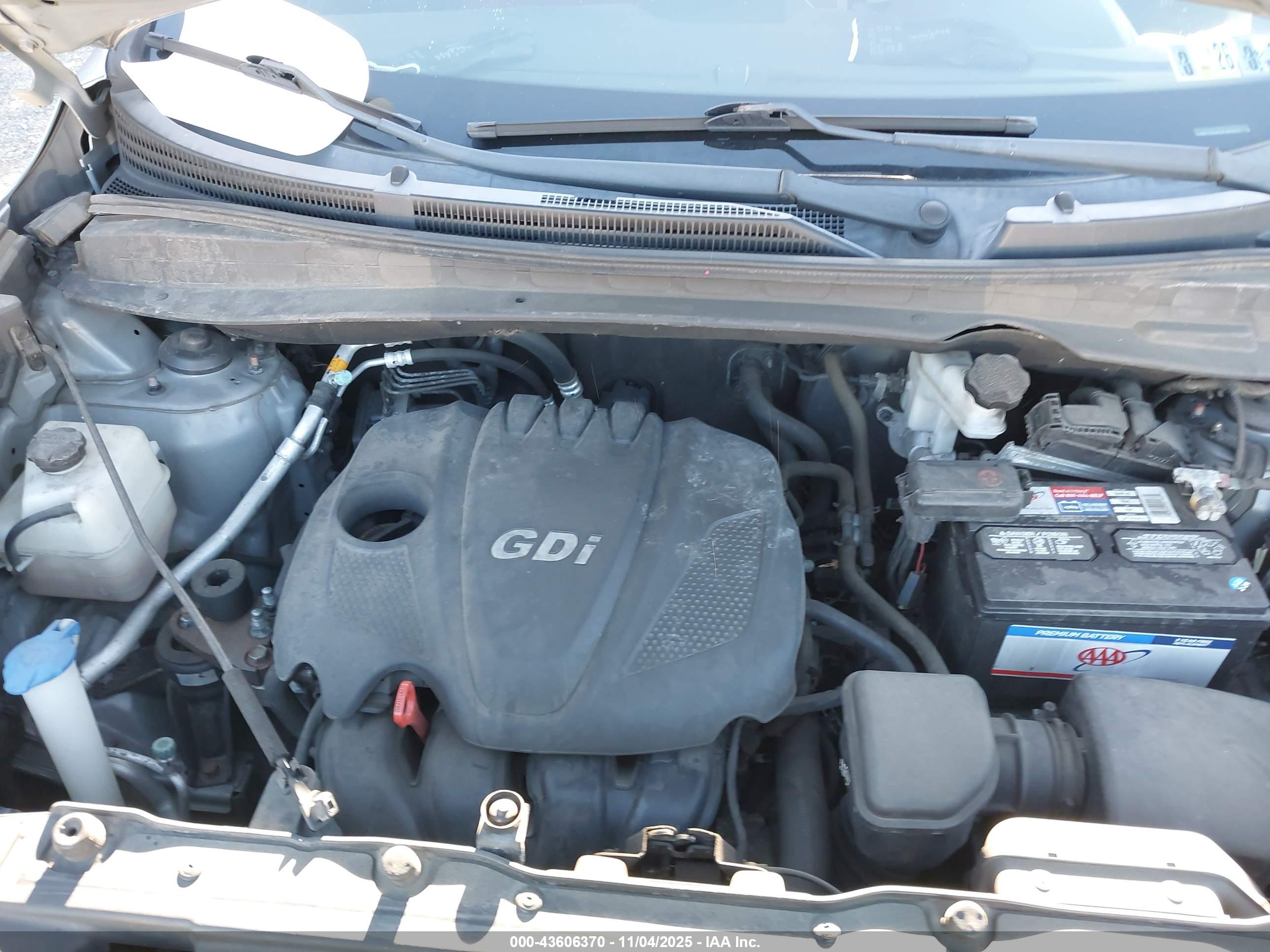 HYUNDAI TUCSON image 10