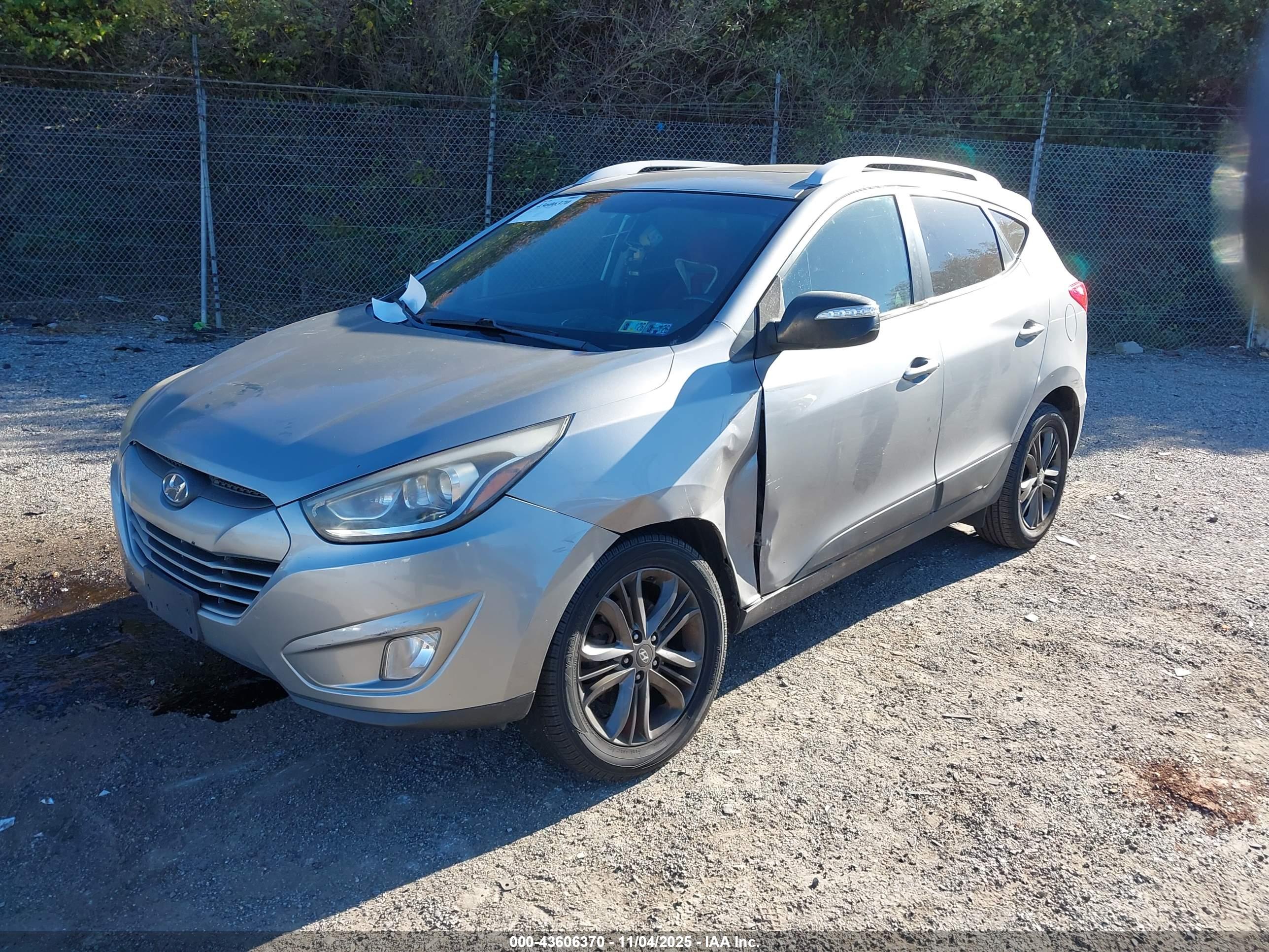 HYUNDAI TUCSON image 2