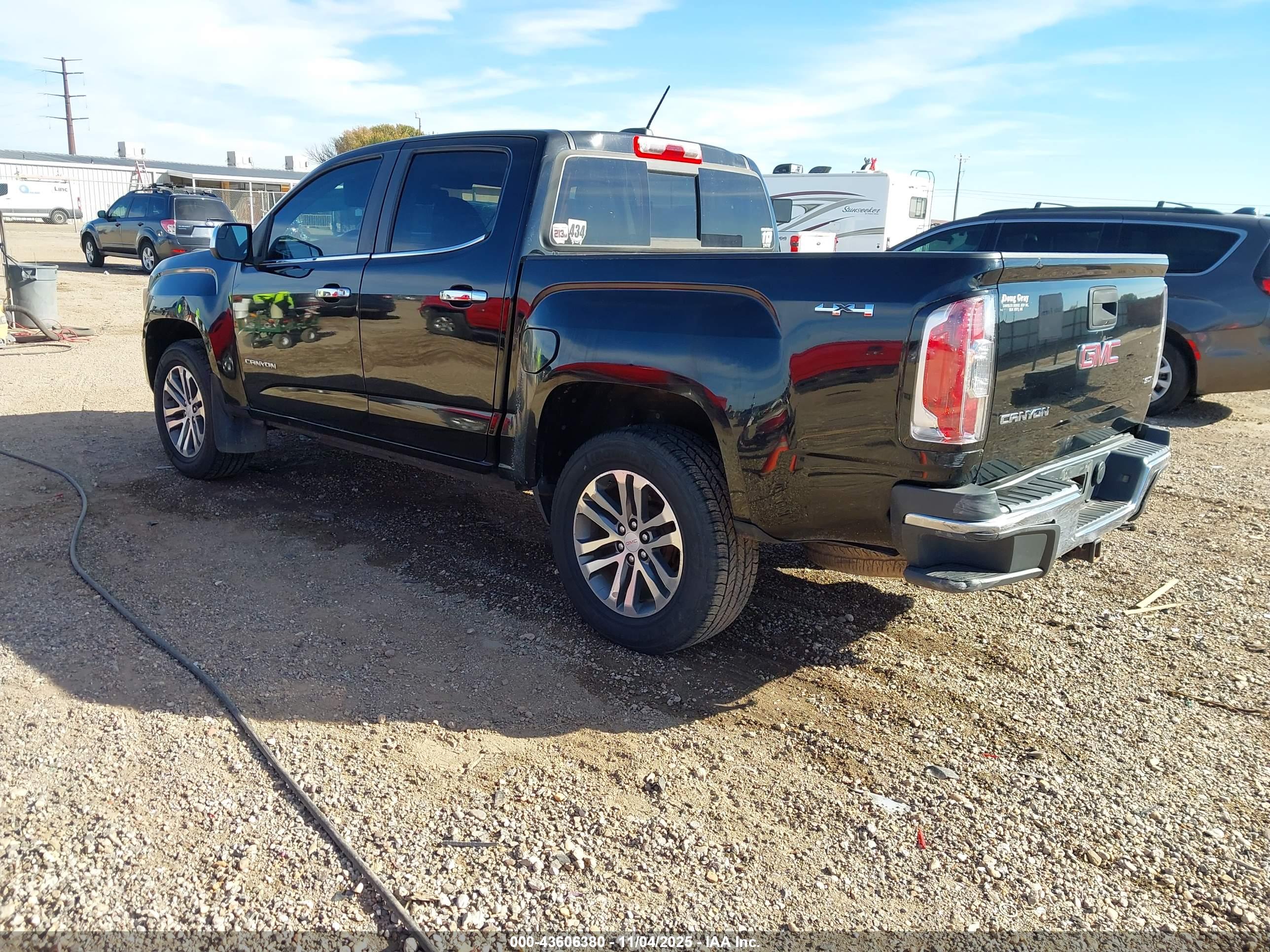 GMC CANYON image 3