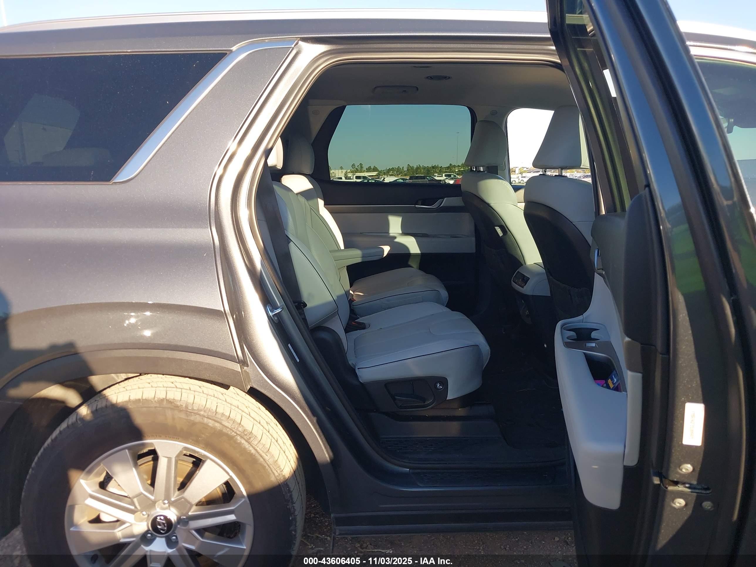 HYUNDAI PALISADE image 8