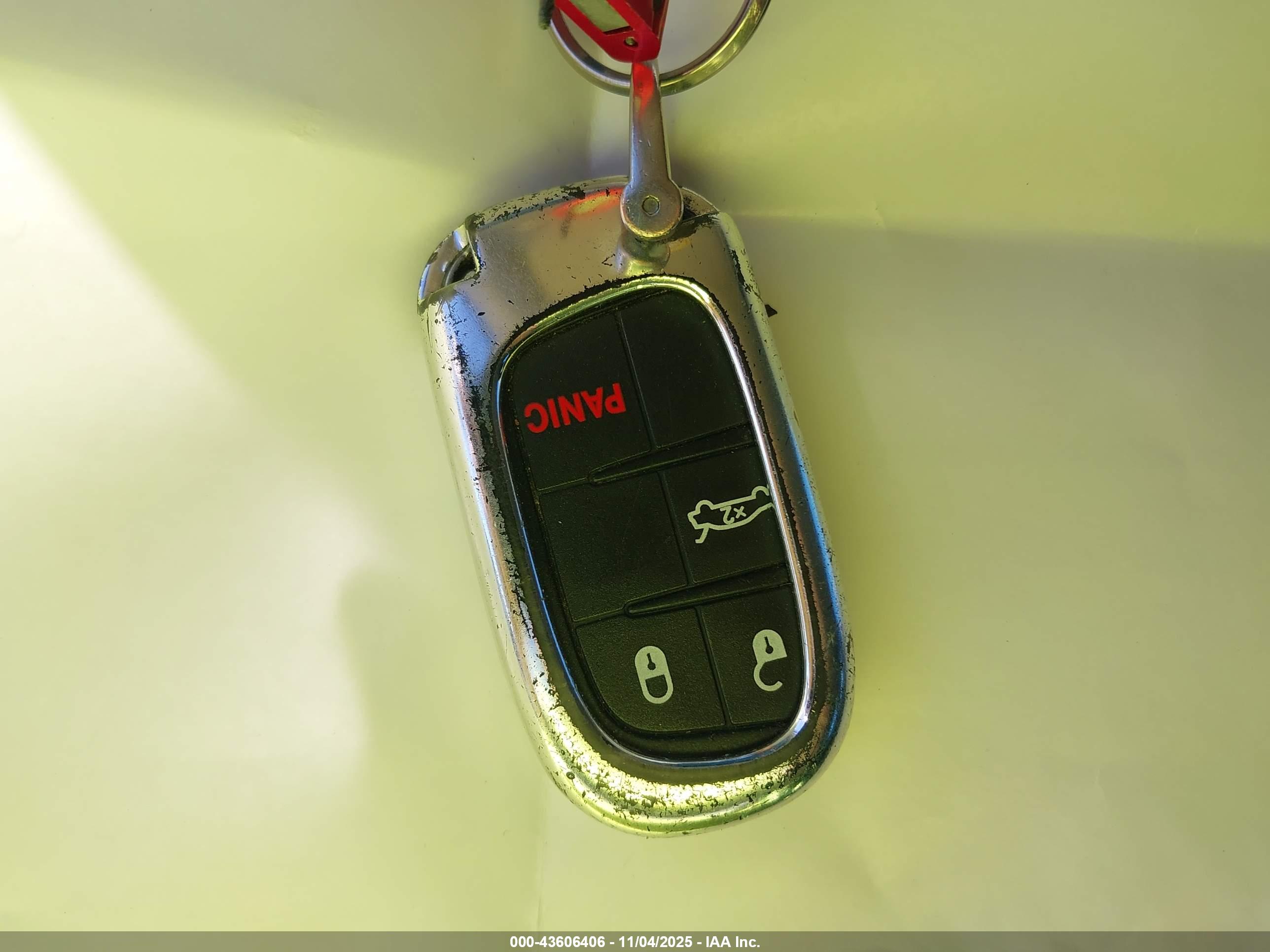 CHRYSLER 300 image 11