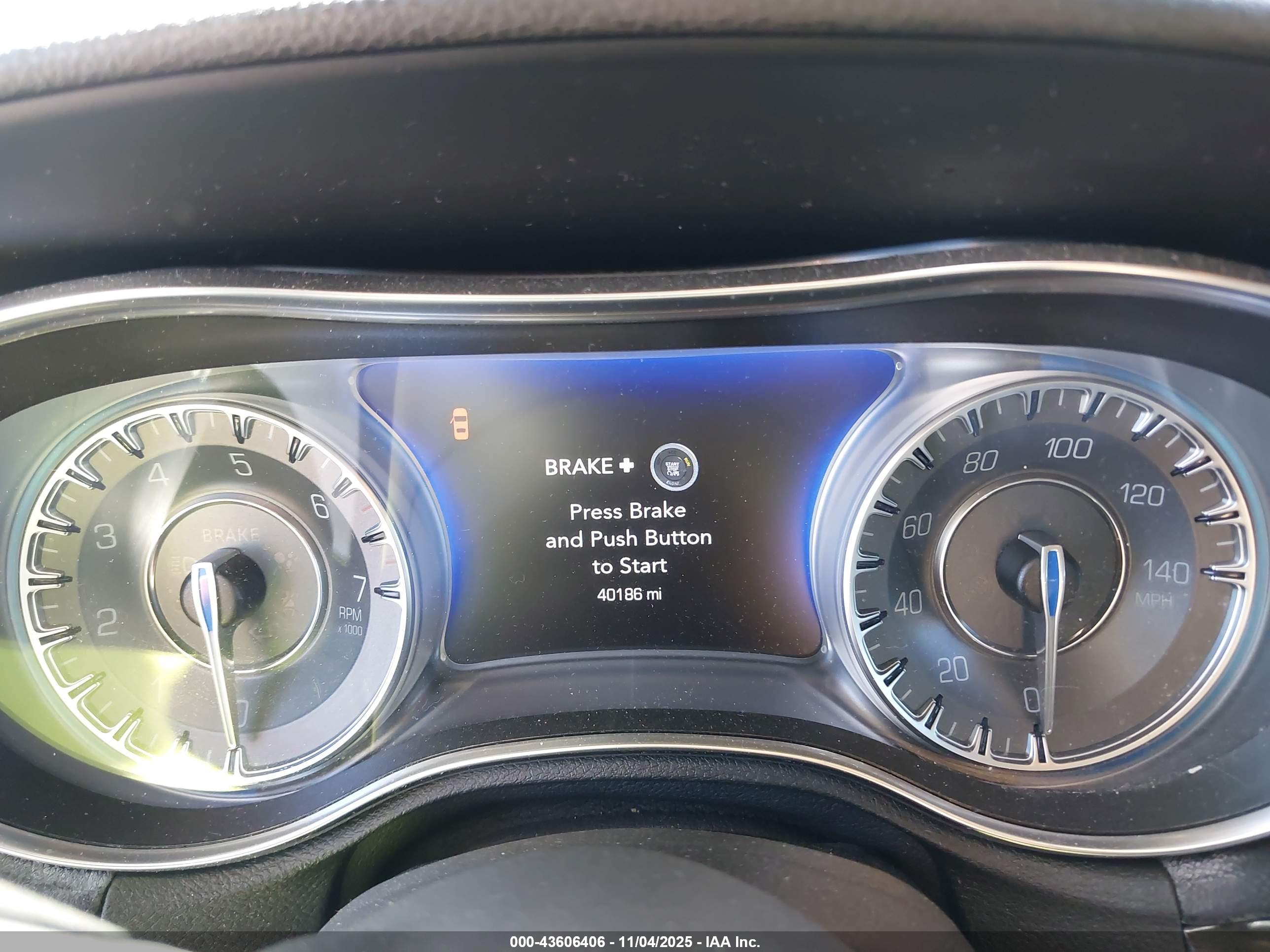 CHRYSLER 300 image 7