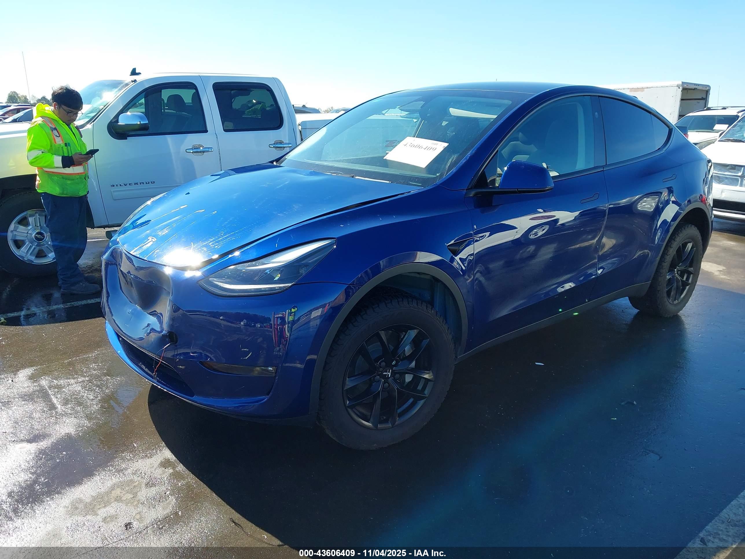TESLA MODEL image 2