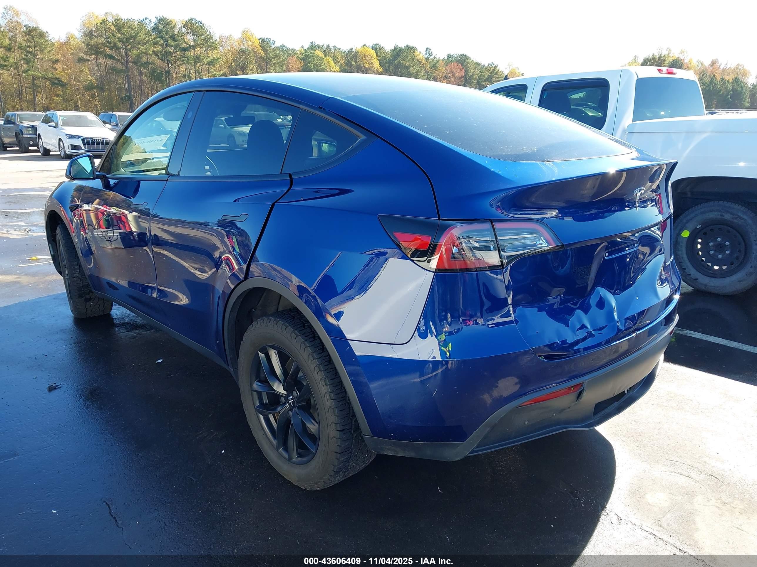 TESLA MODEL image 3