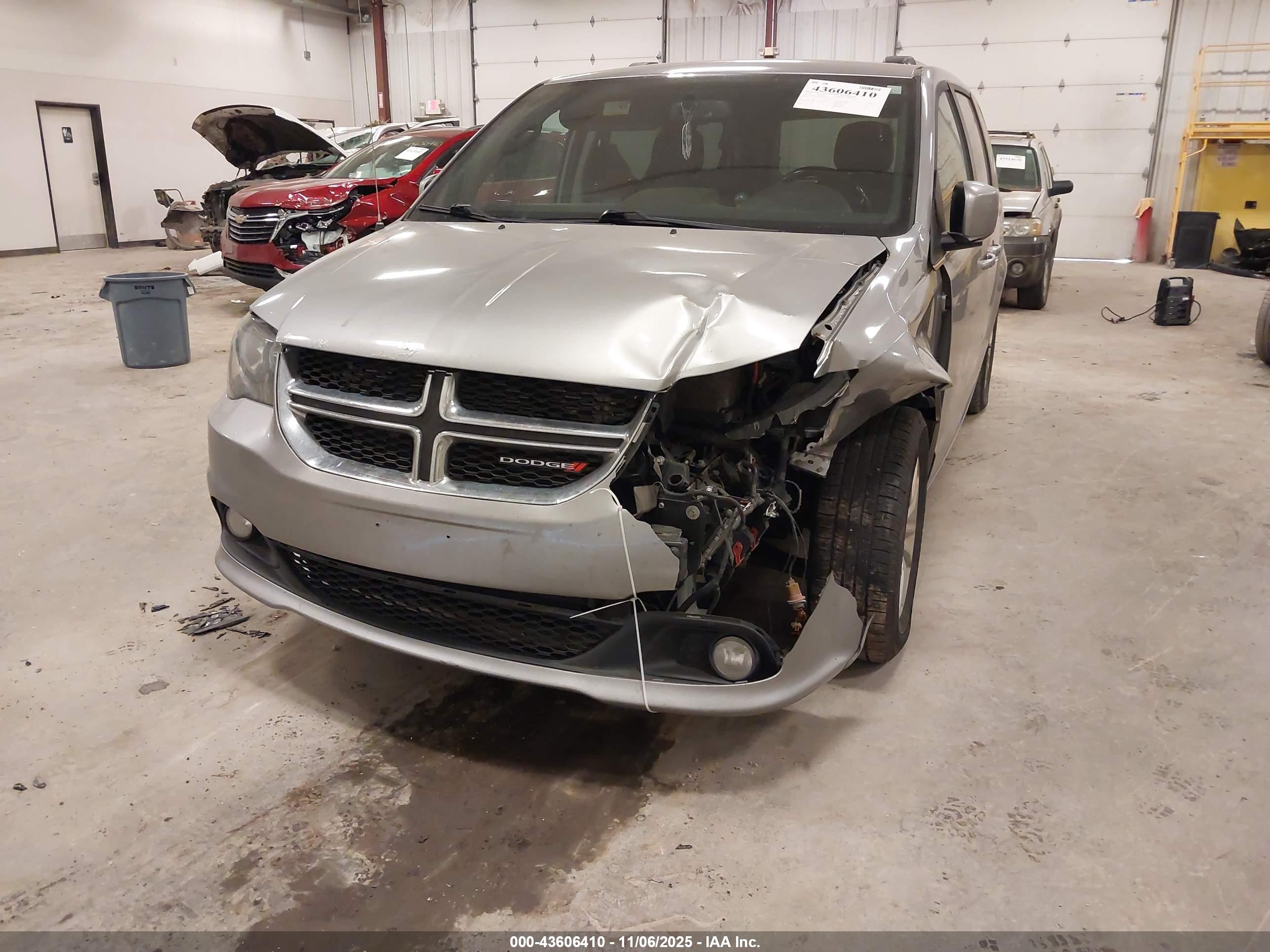DODGE GRAND image 6