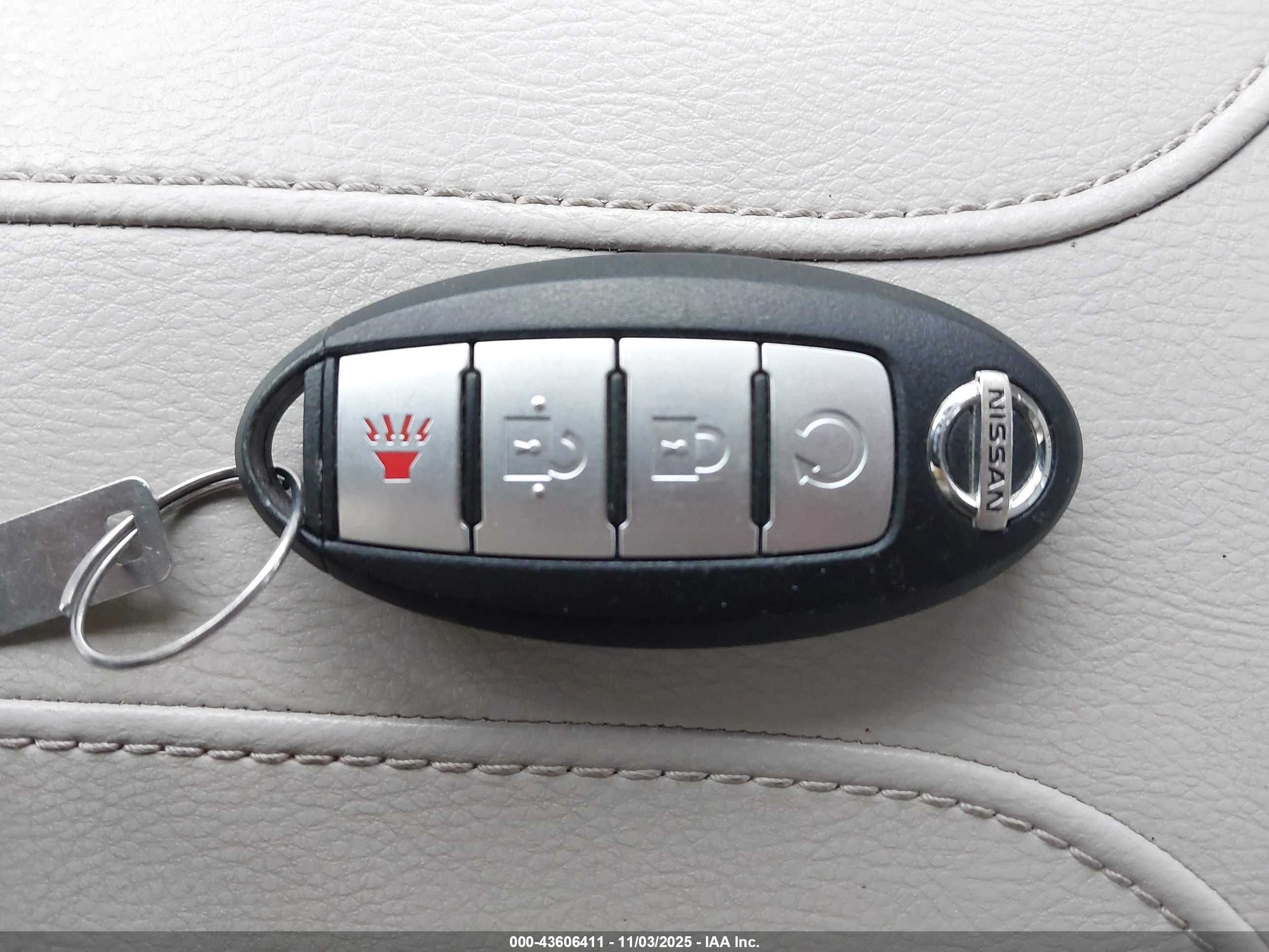 NISSAN ROGUE image 11
