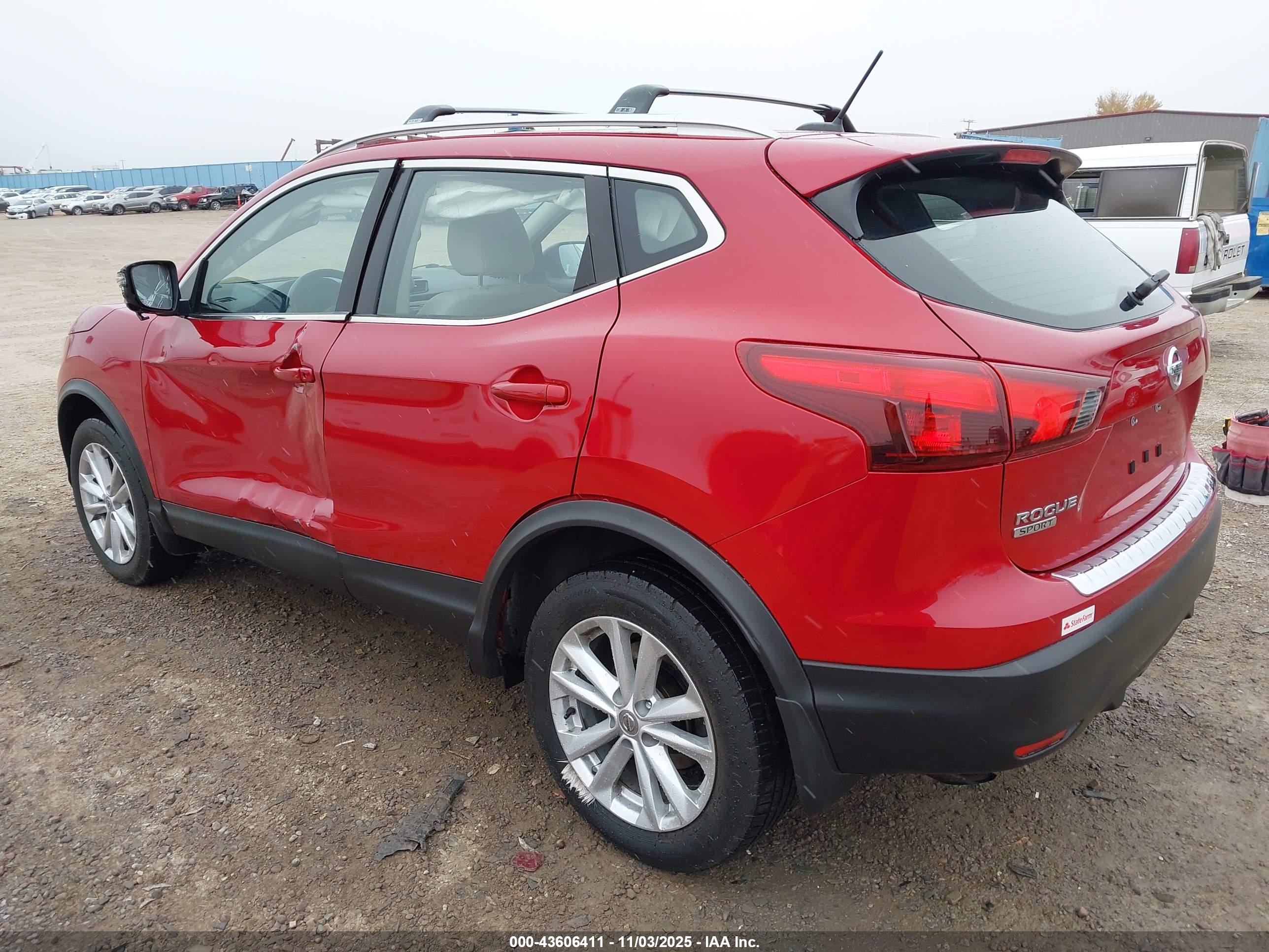 NISSAN ROGUE image 3