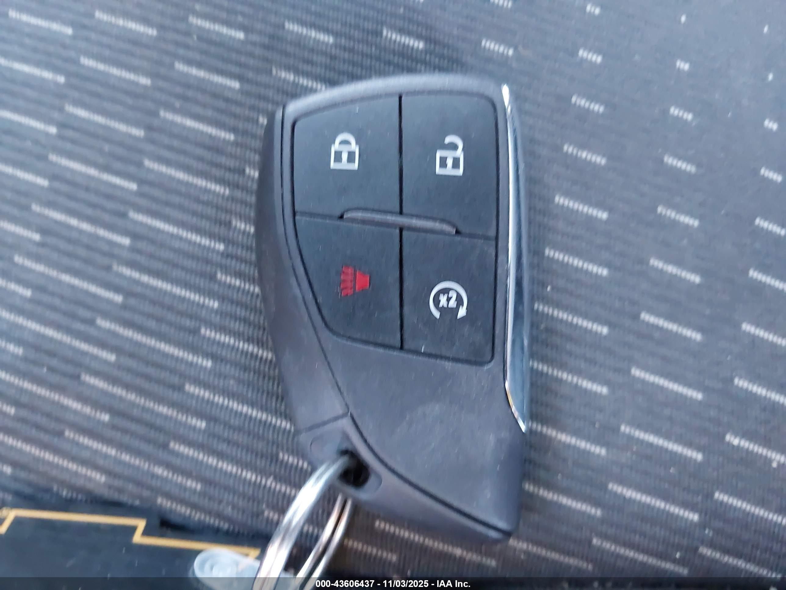 CHEVROLET EQUINOX image 11