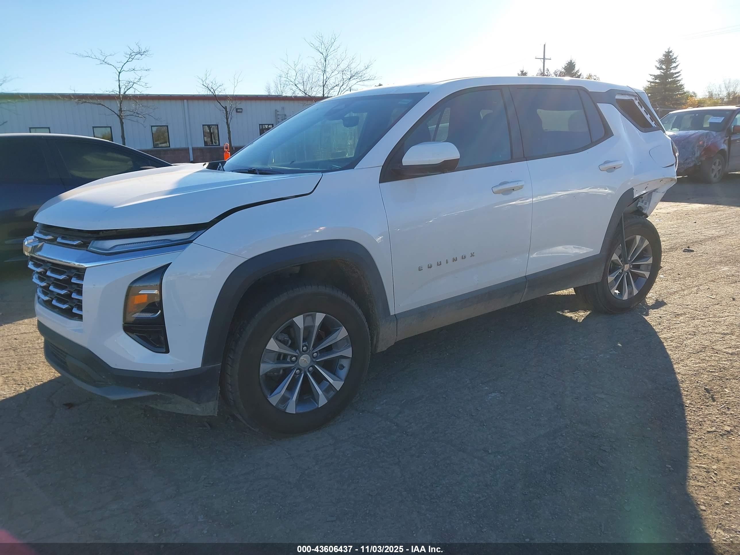 CHEVROLET EQUINOX image 2