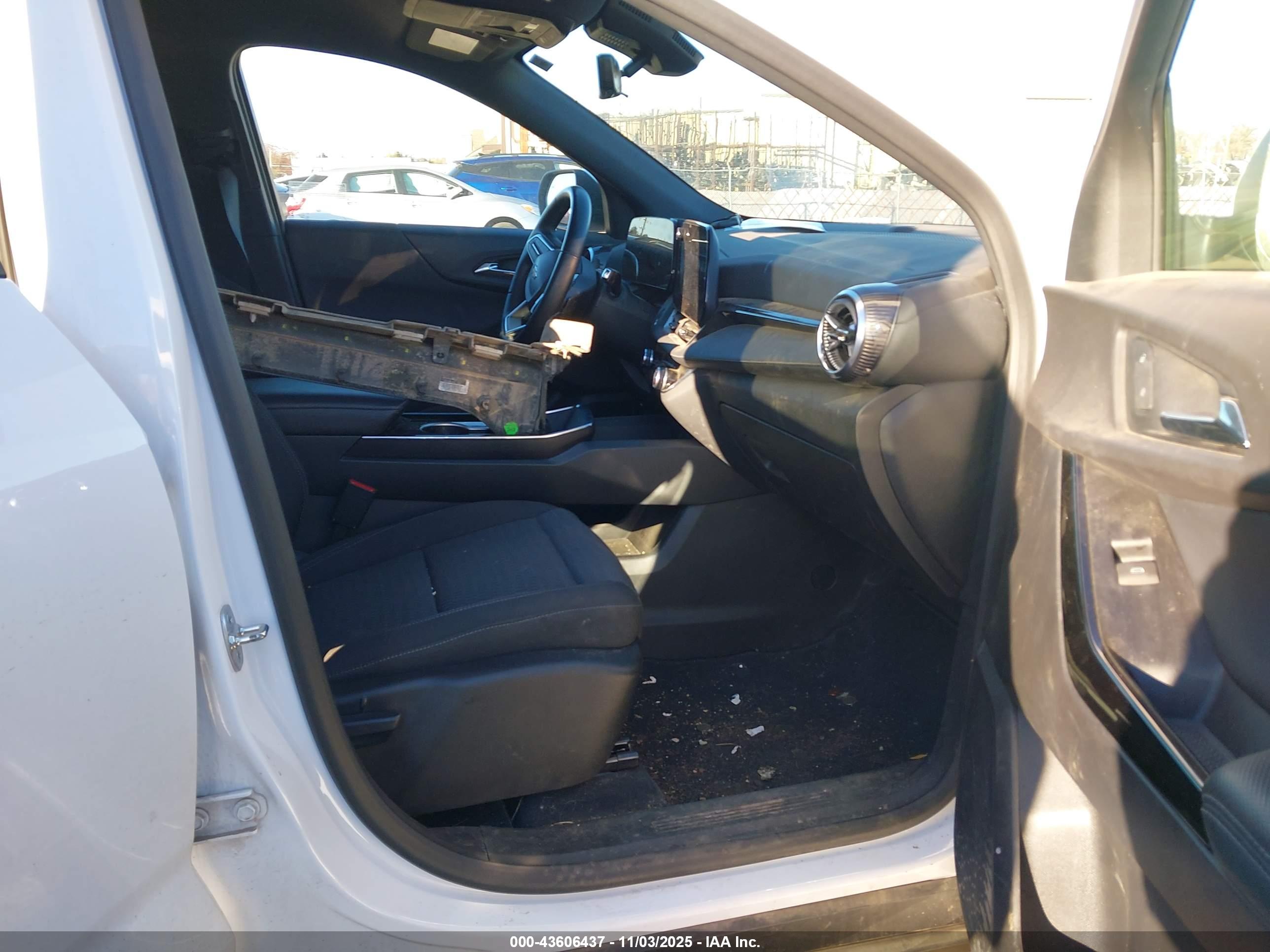 CHEVROLET EQUINOX image 5