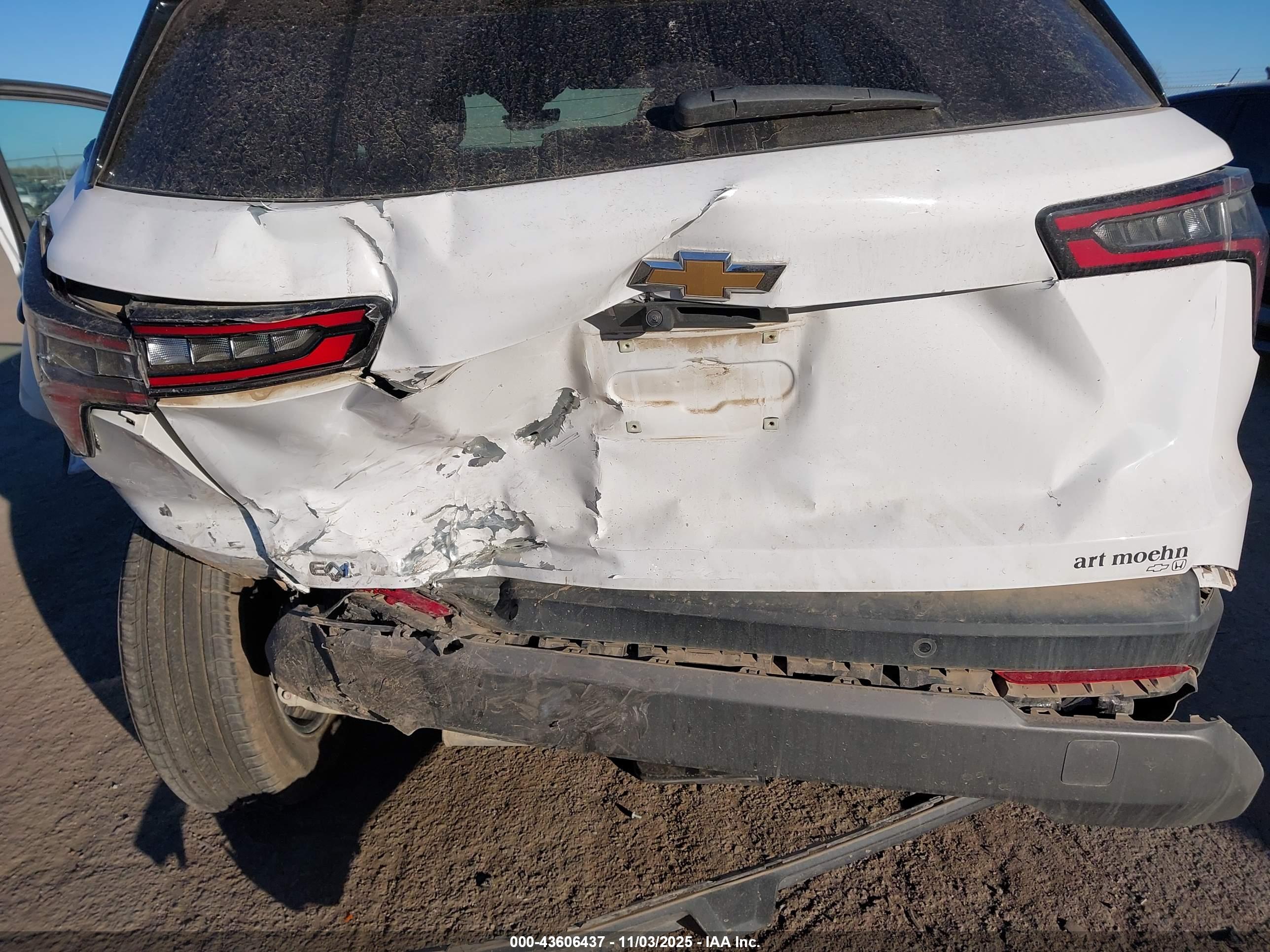 CHEVROLET EQUINOX image 6