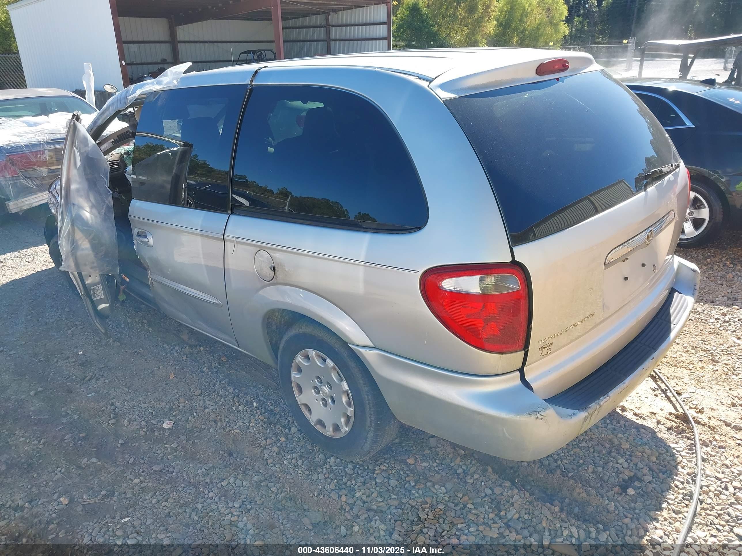 CHRYSLER TOWN image 3