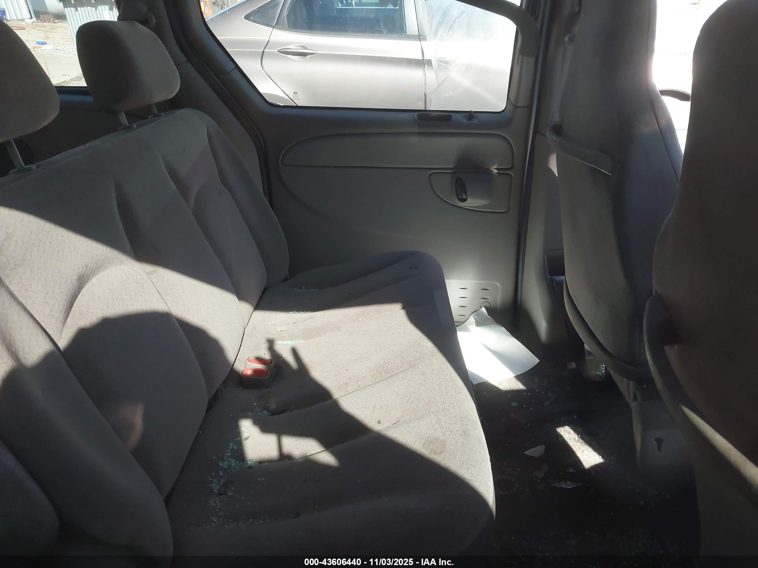 CHRYSLER TOWN image 8