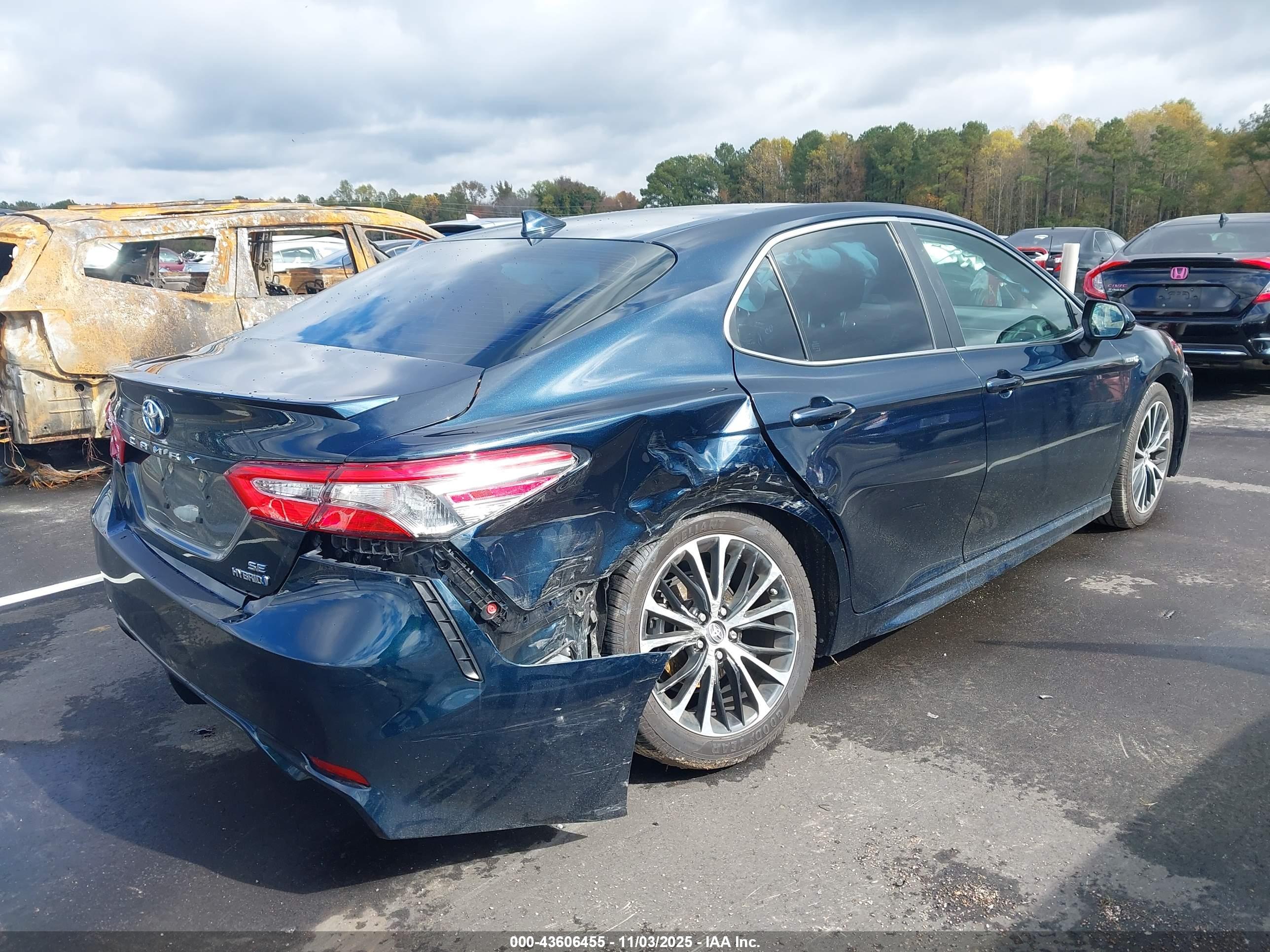 TOYOTA CAMRY image 4