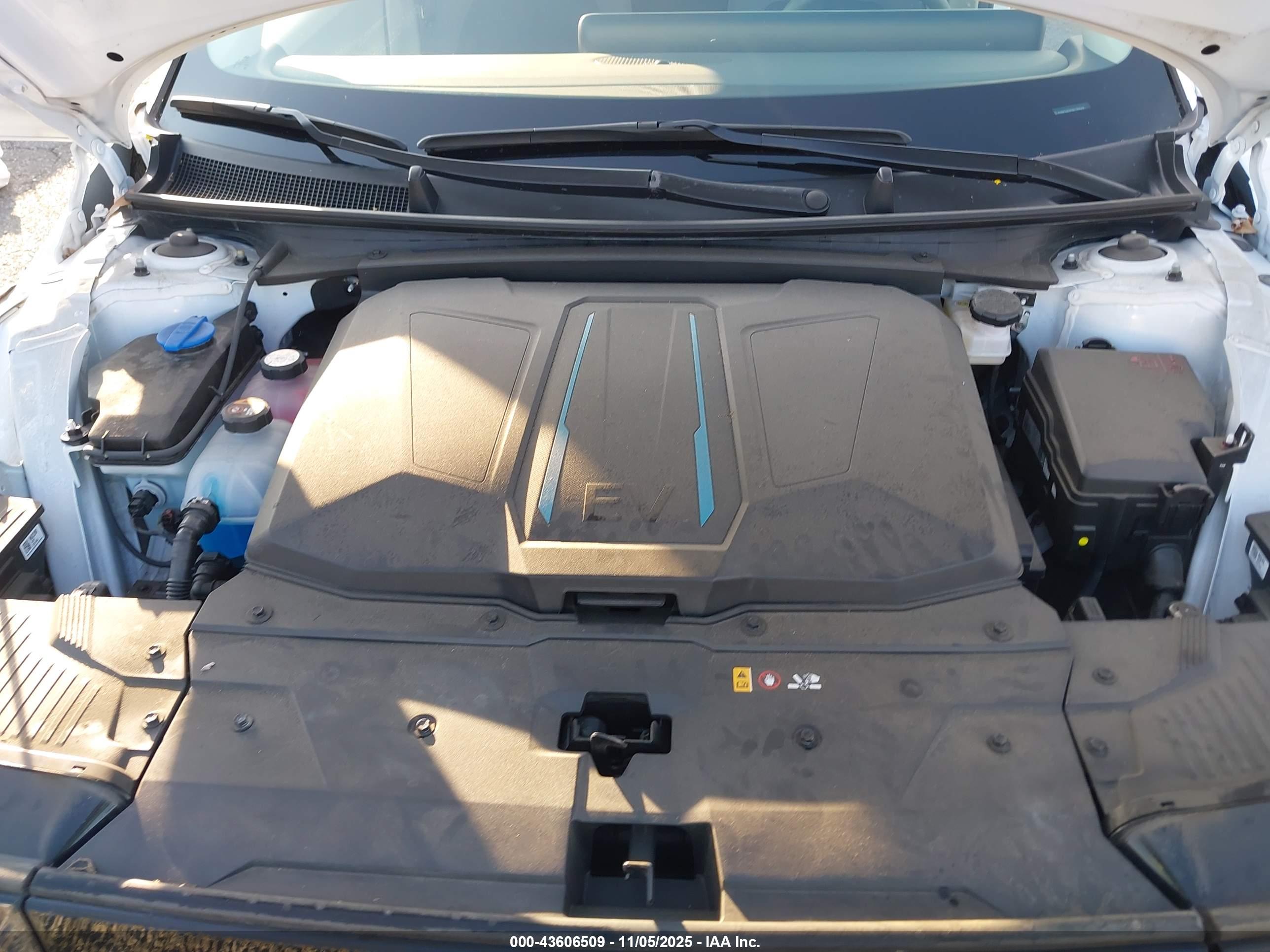 HYUNDAI IONIQ image 10