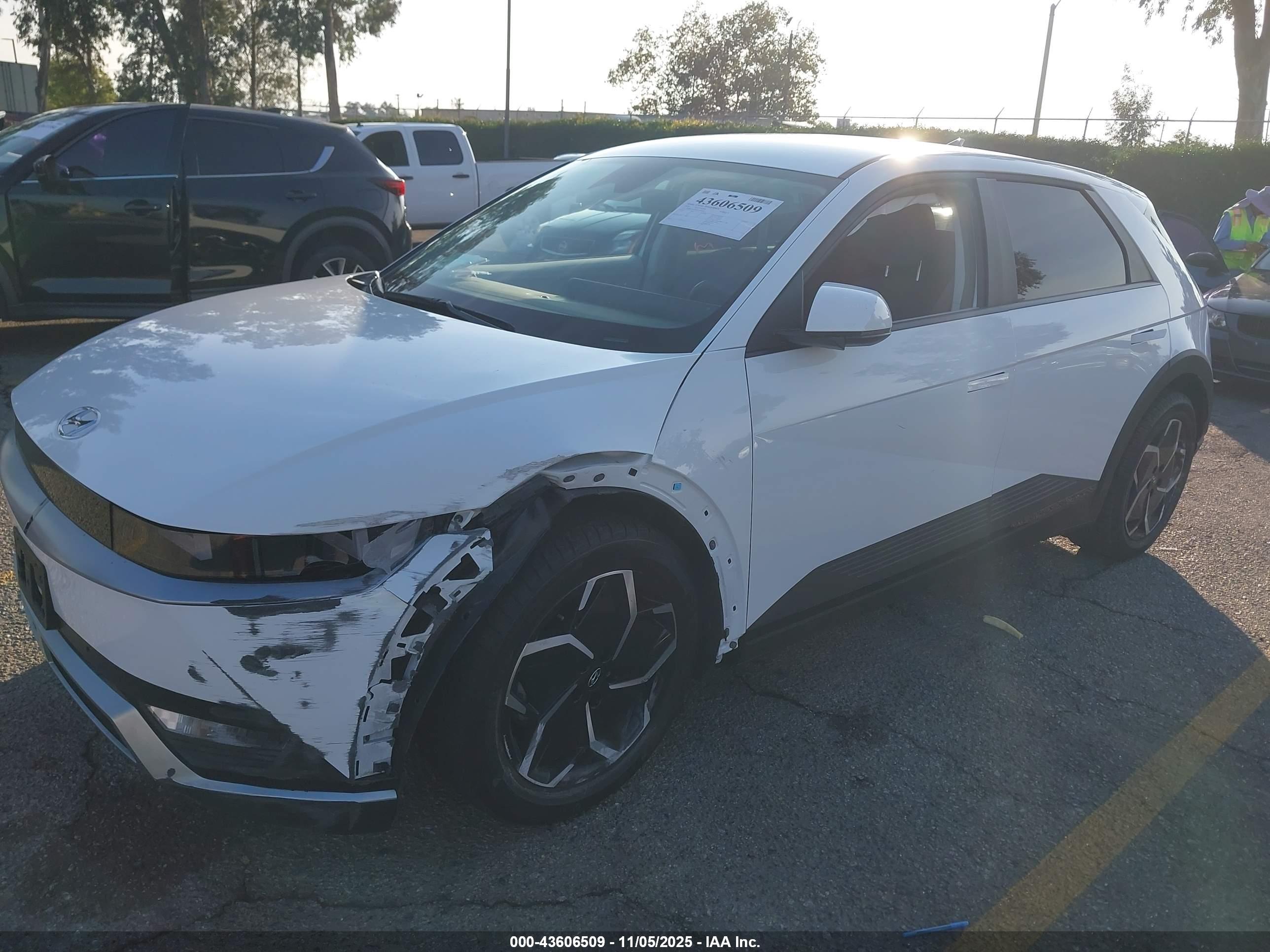 HYUNDAI IONIQ image 2
