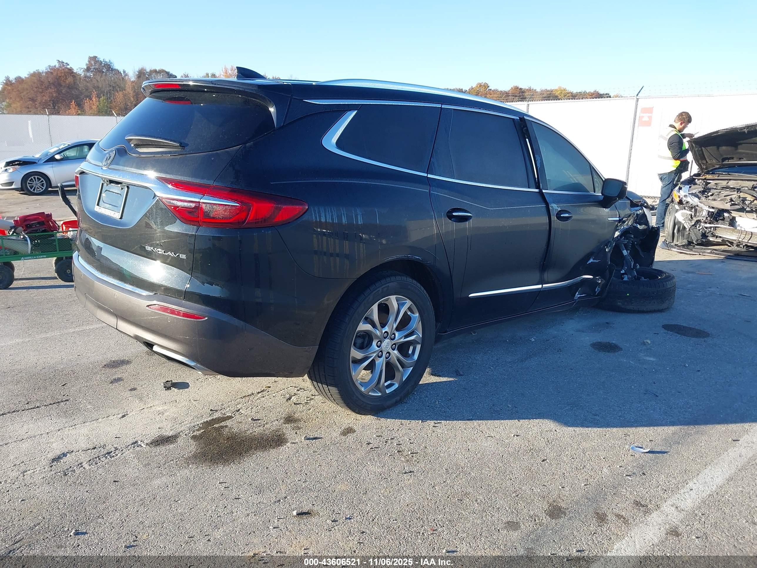 BUICK ENCLAVE image 4